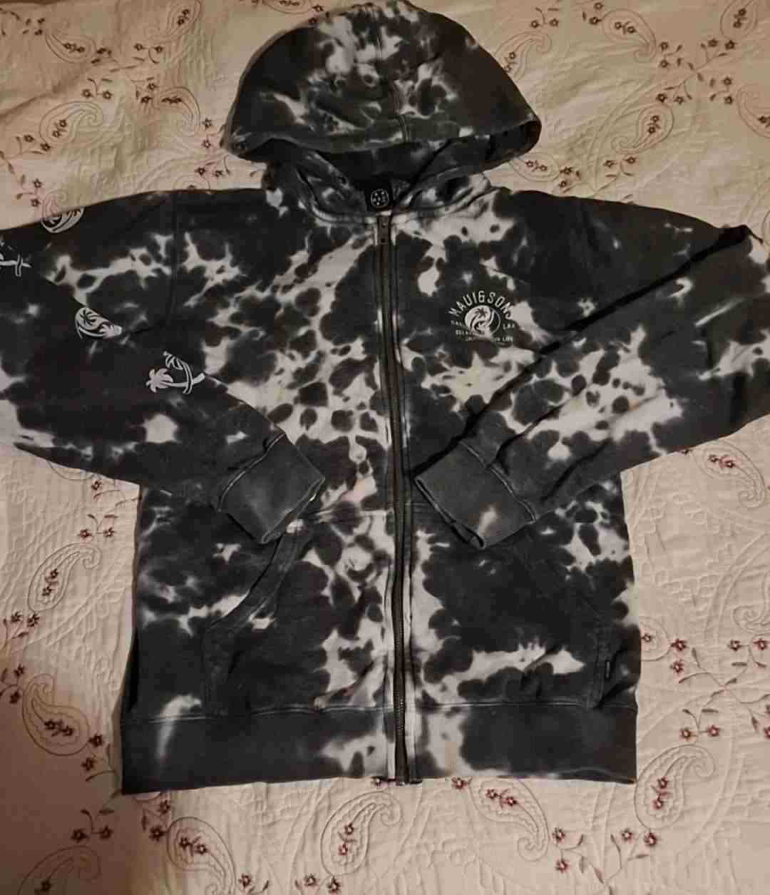 Polerón con capucha estampado tie-dye