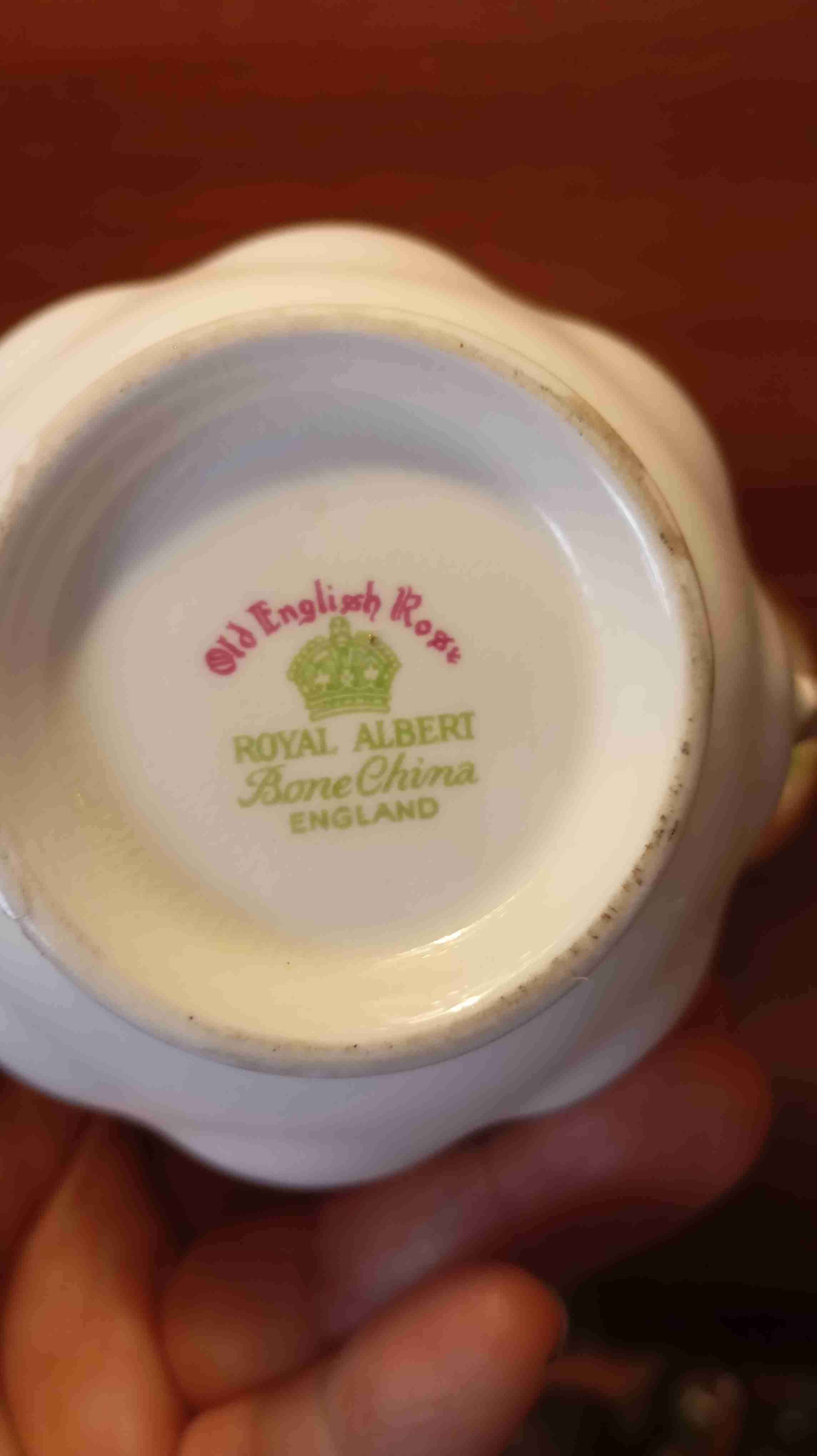 Taza de porcelana Royal Albert. - miniatura 3