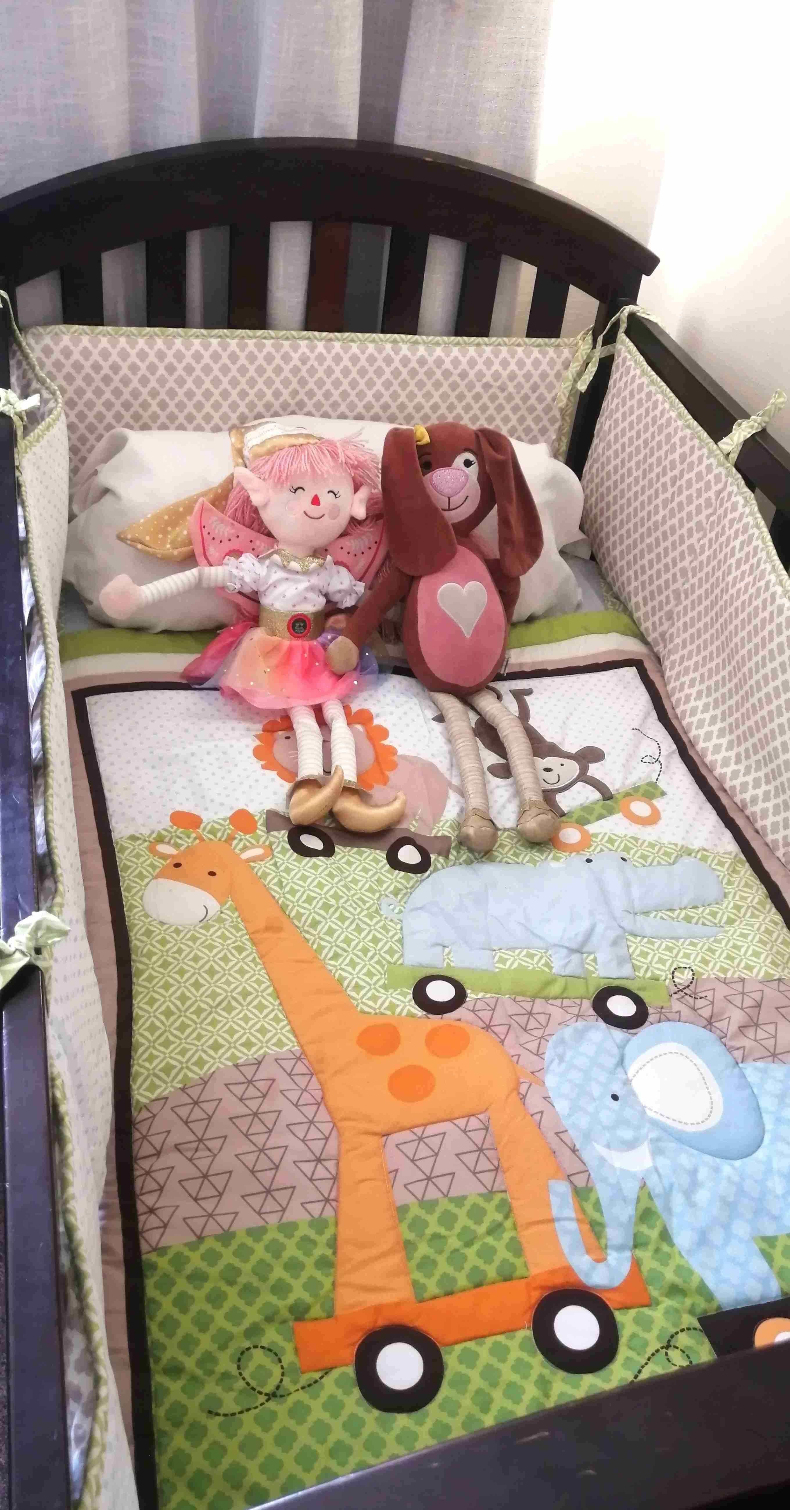 Cuna madera con colchón, cubrecama y protectores - miniatura 2