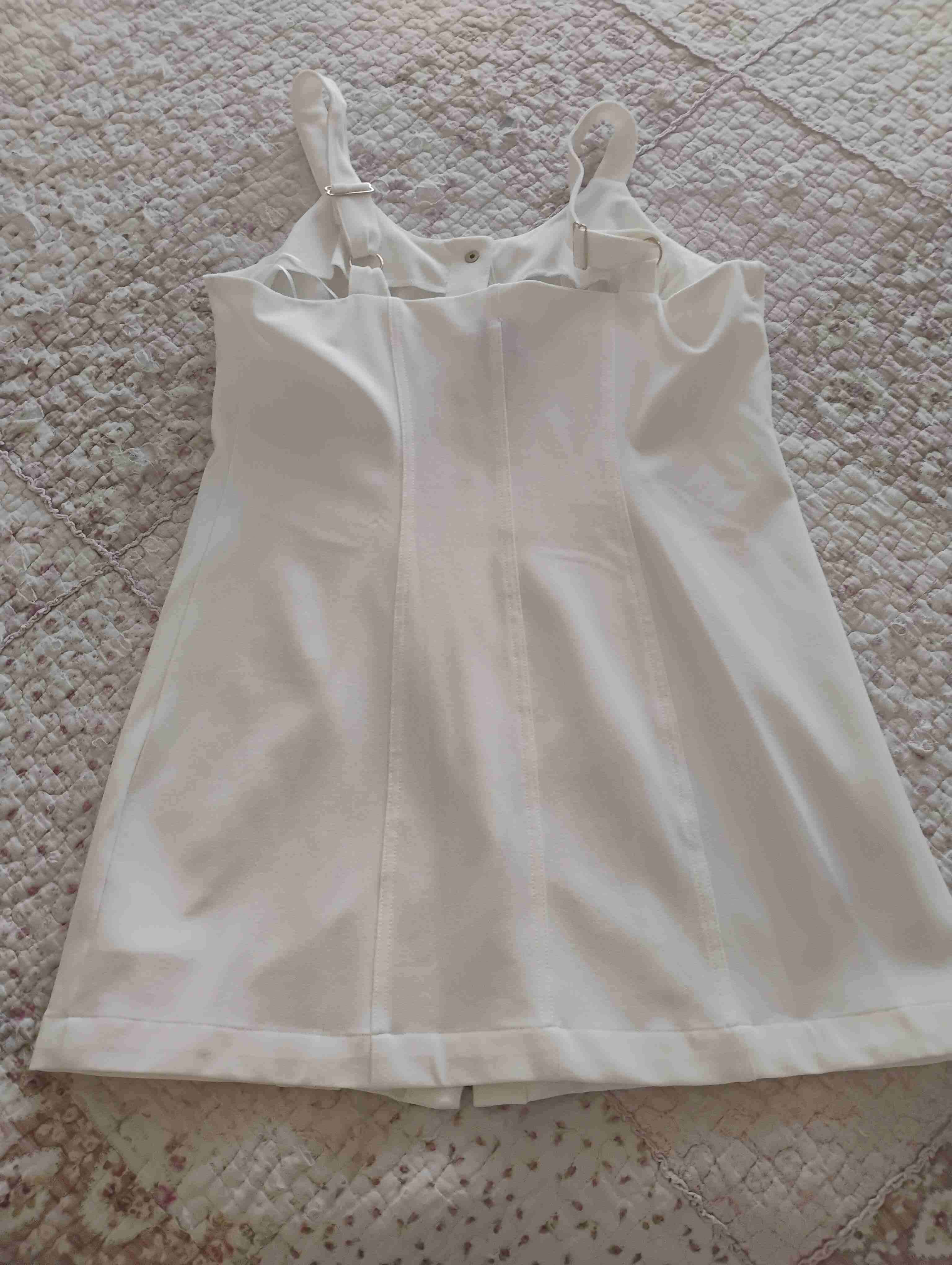 Vestido blanco con tirantes ajustables - miniatura 1
