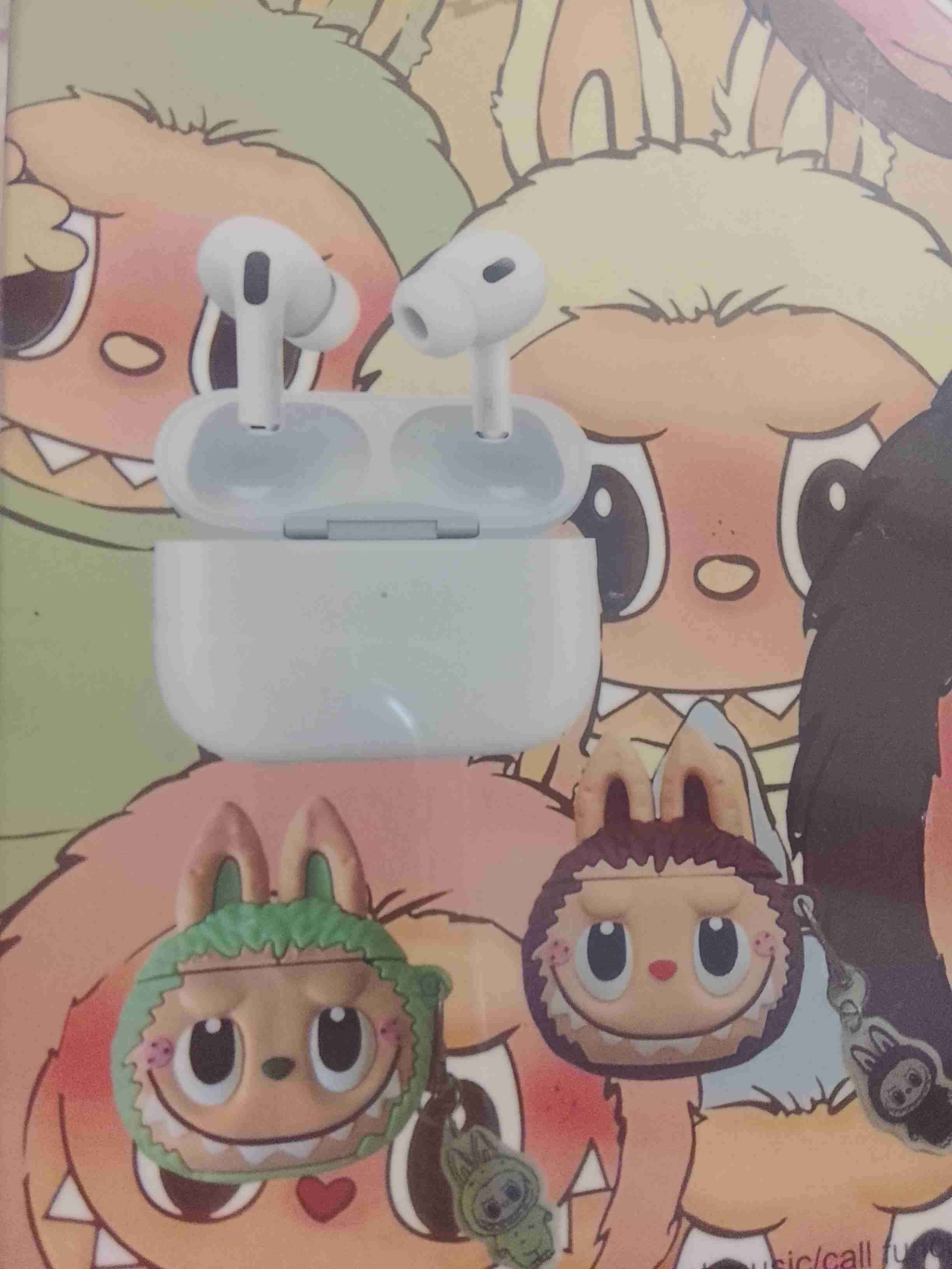 Auriculares con estuche de personajes labubu - miniatura 3