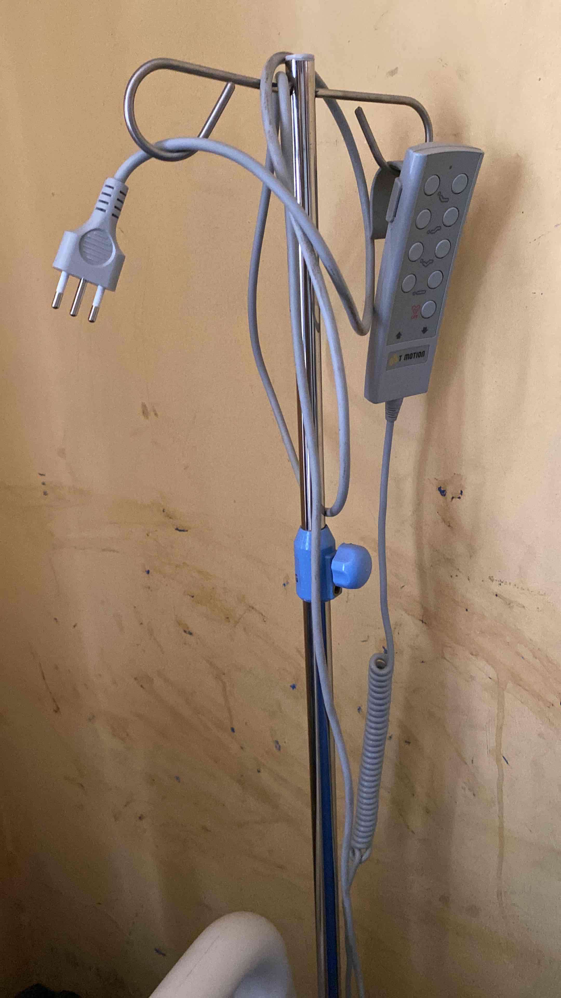 Cama clínica ajustable beige - miniatura 3