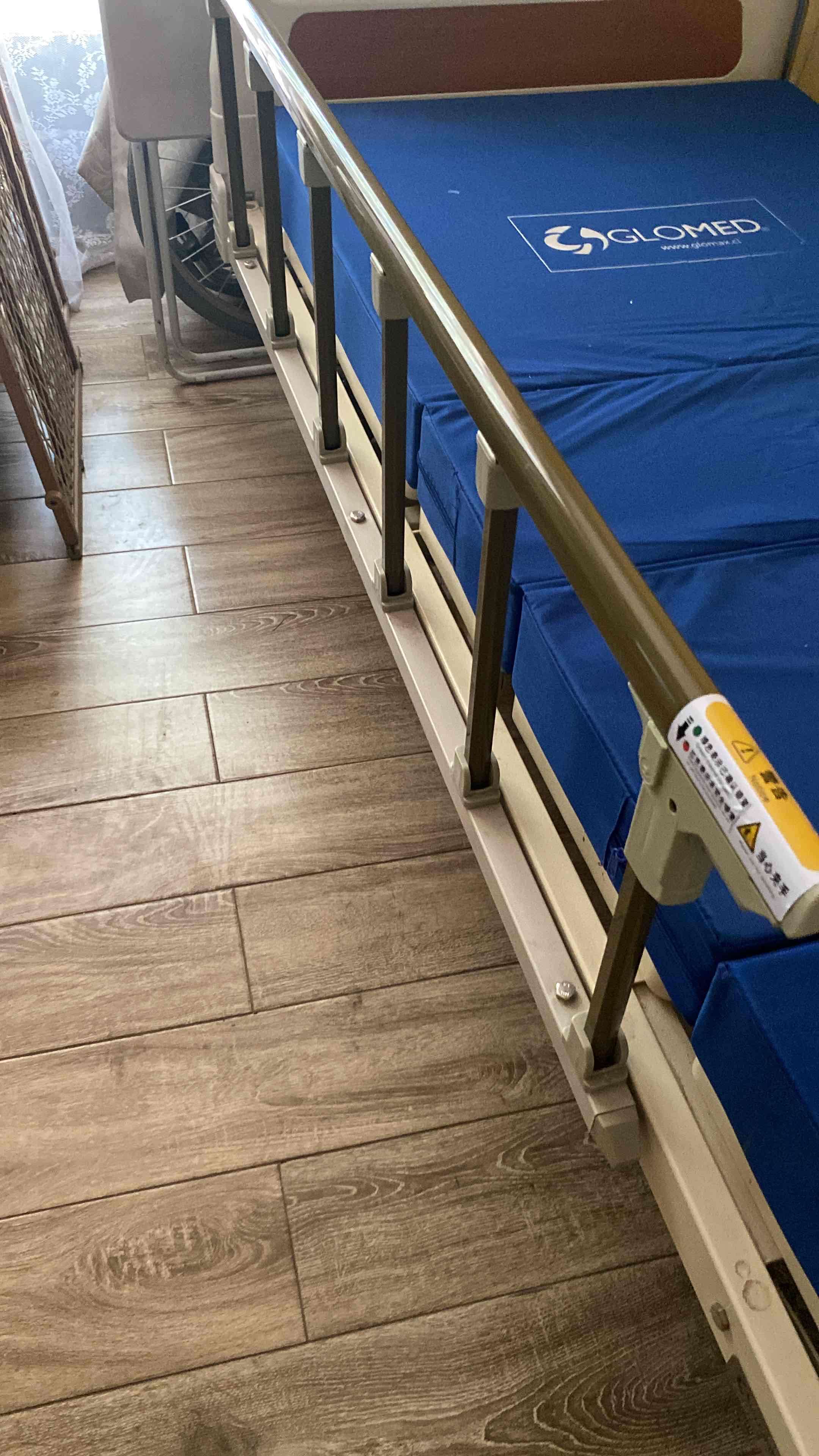 Cama clínica ajustable beige - miniatura 4