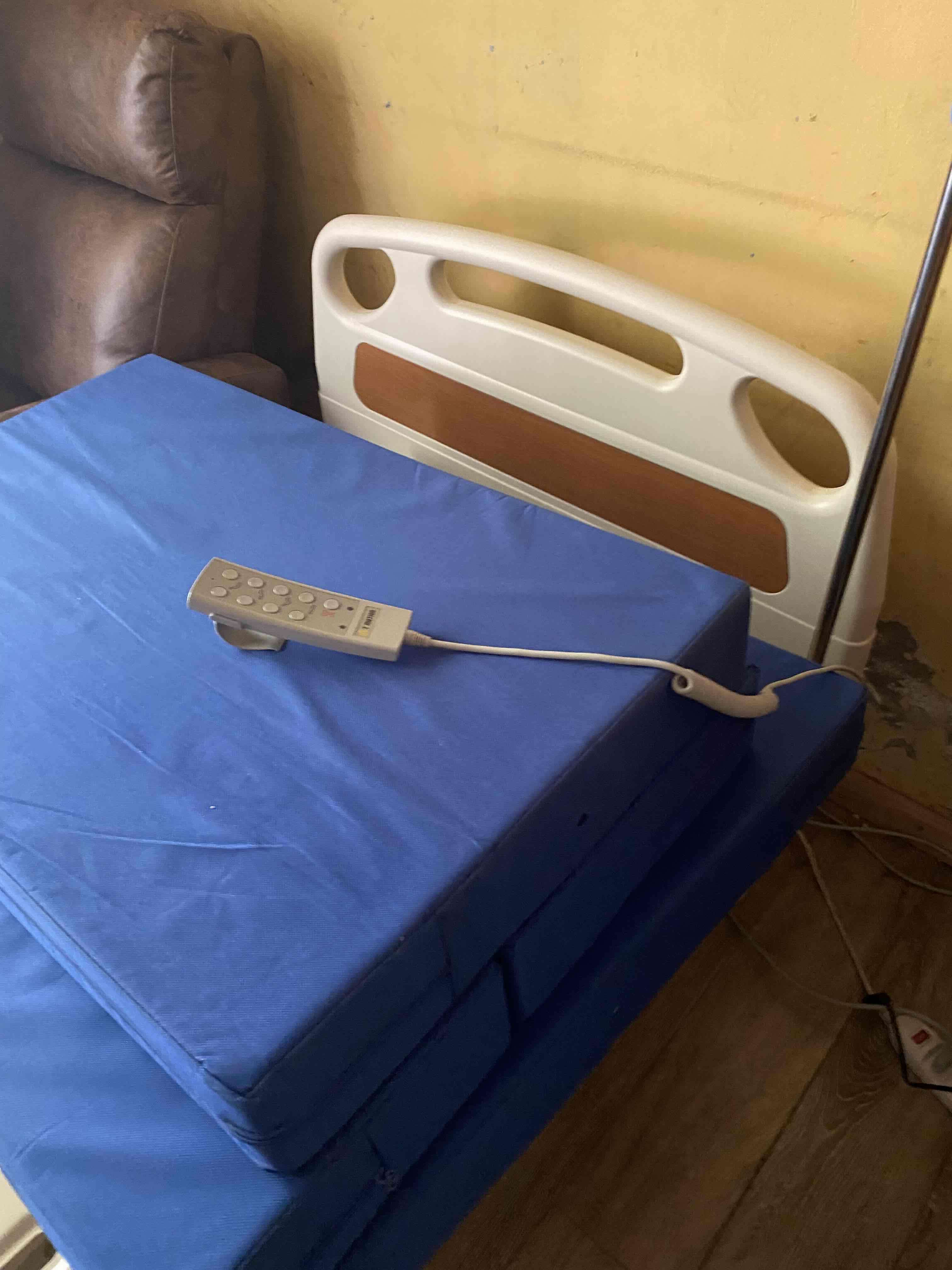 Cama clínica ajustable beige - miniatura 5