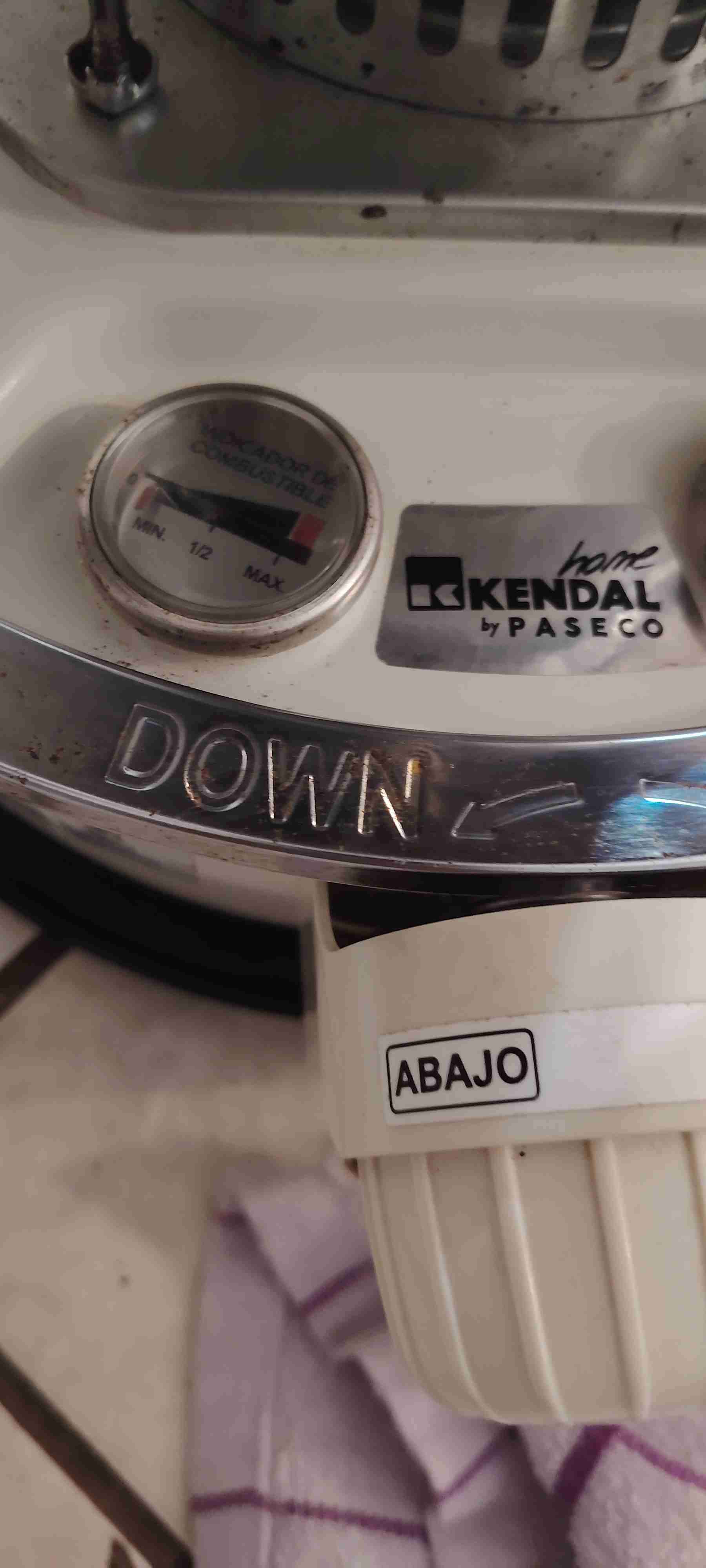 Calefactor a parafina en buen estado - miniatura 3