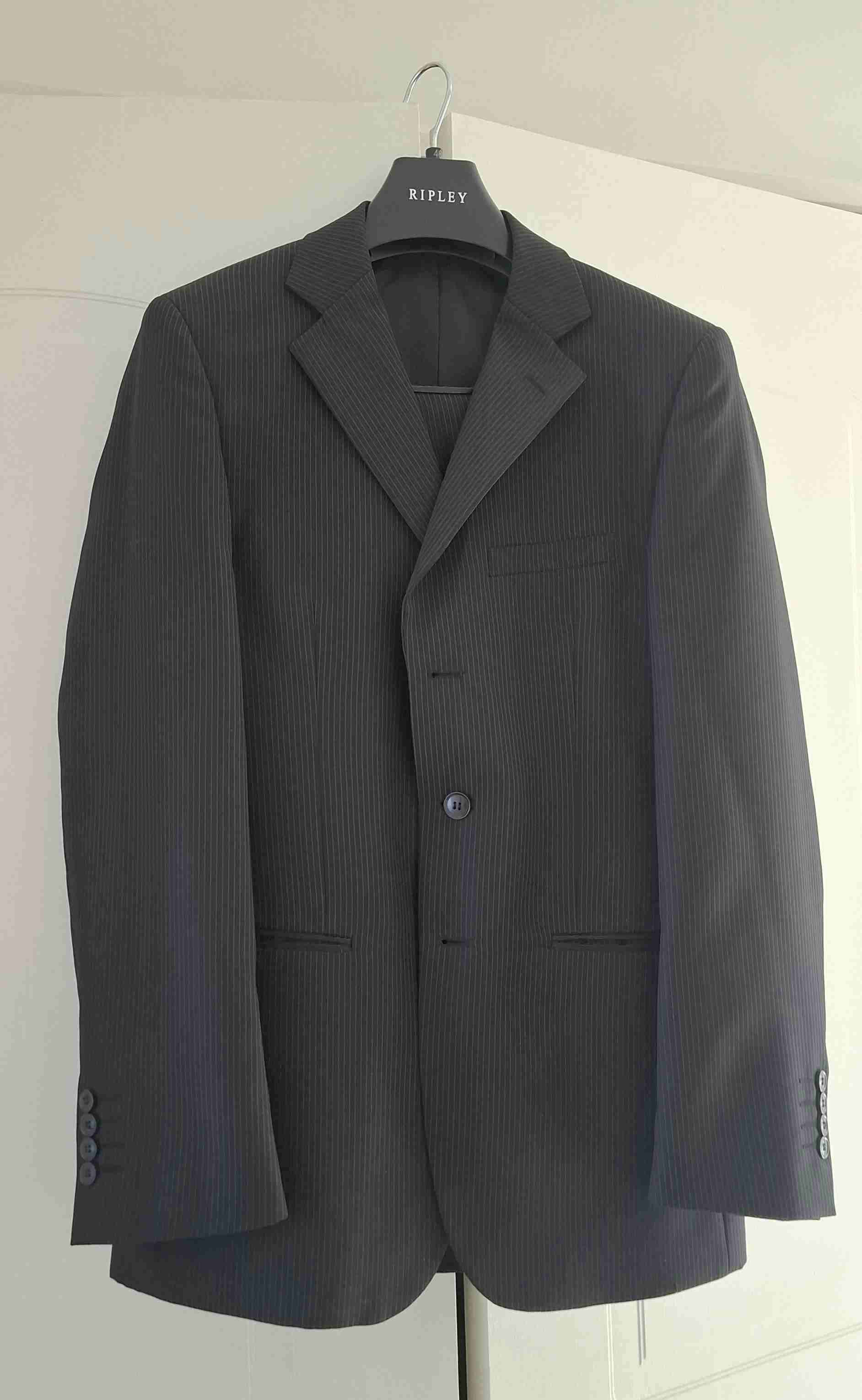 Traje gris oscuro a rayas - miniatura 1