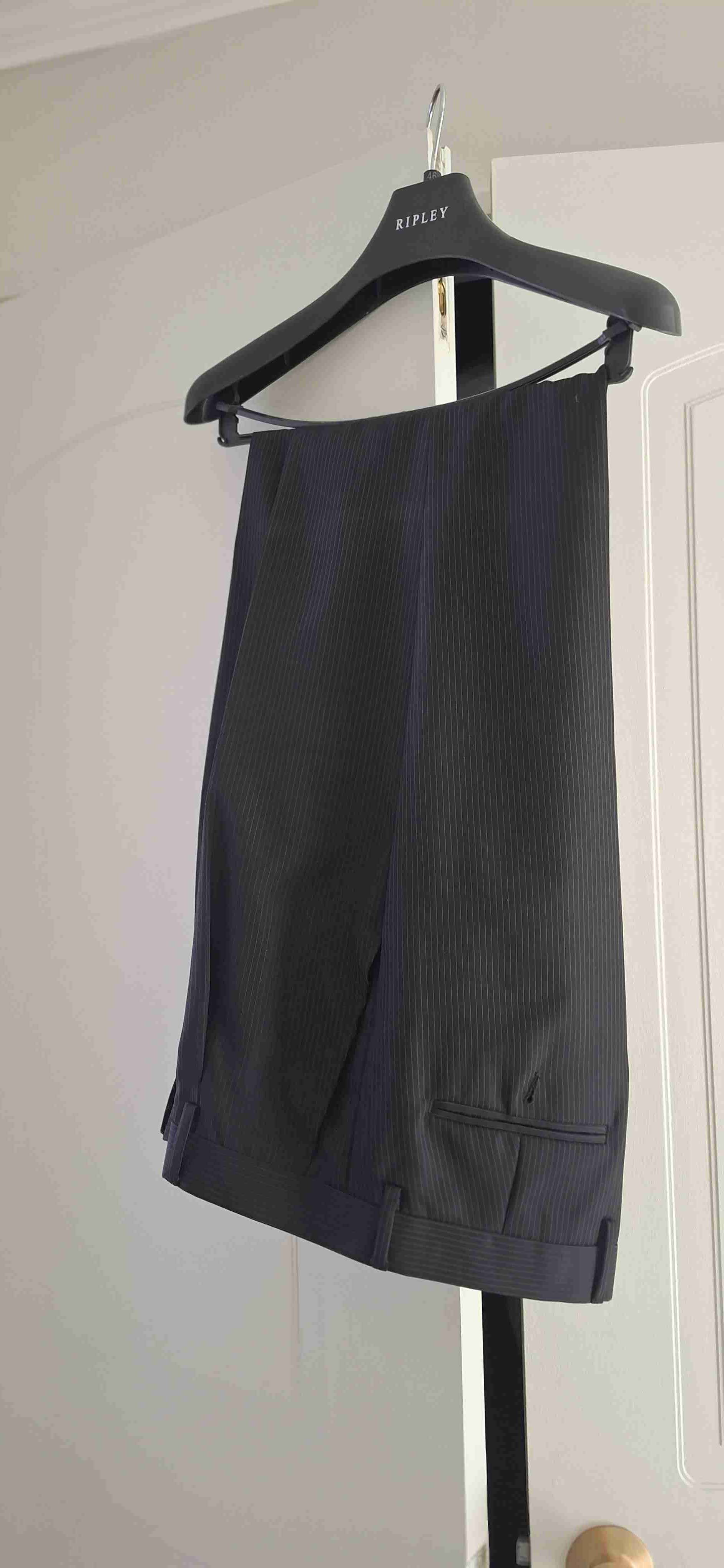 Traje gris oscuro a rayas - miniatura 3