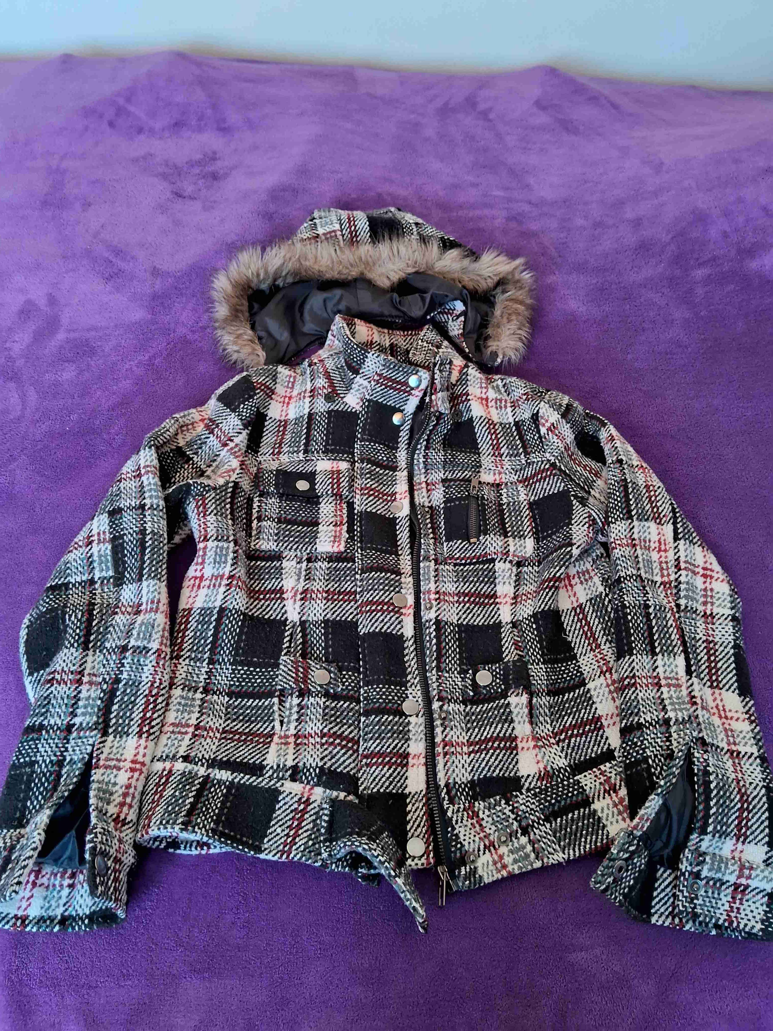 Chaqueta de cuadros con capucha