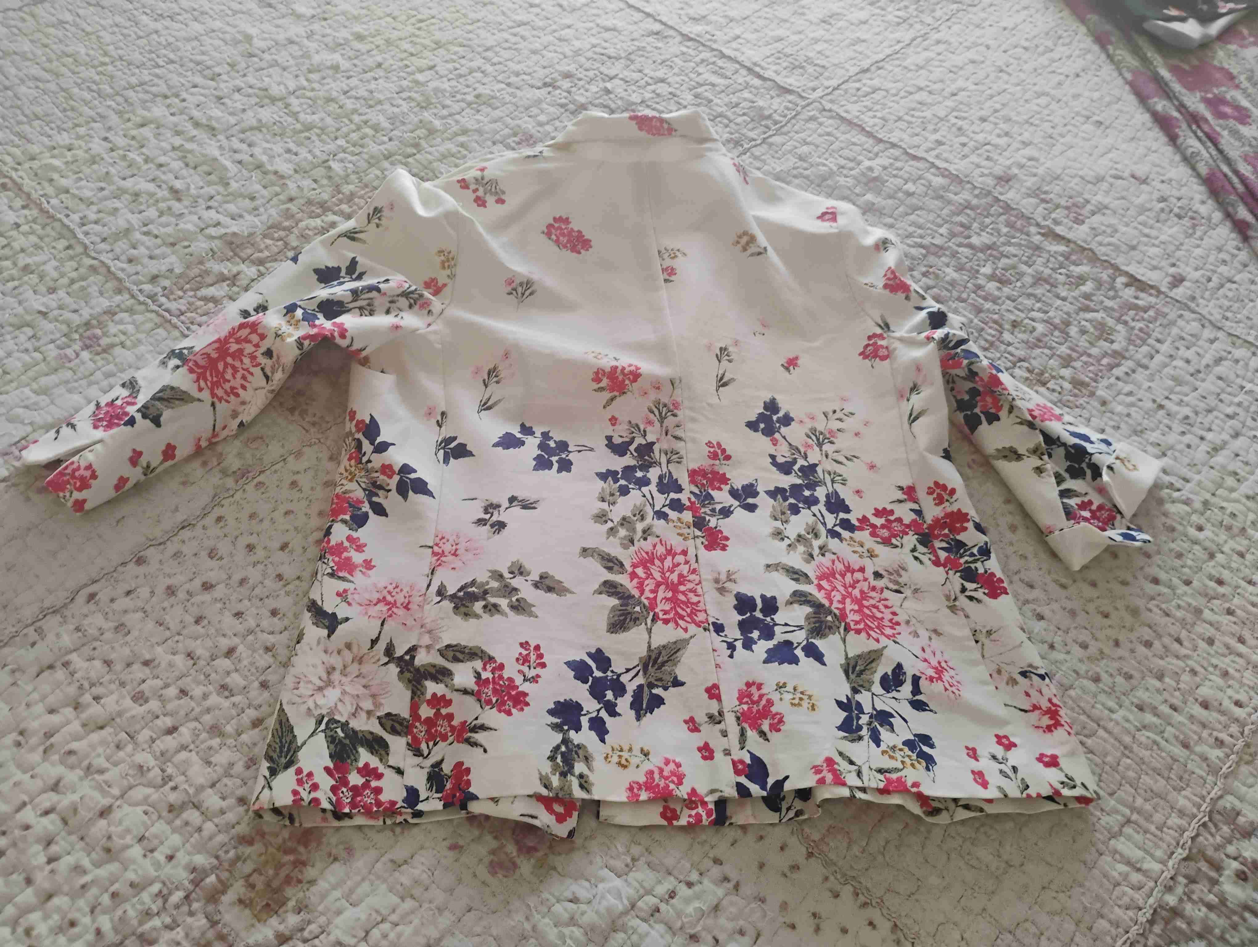 Blazer floral para mujer - miniatura 2