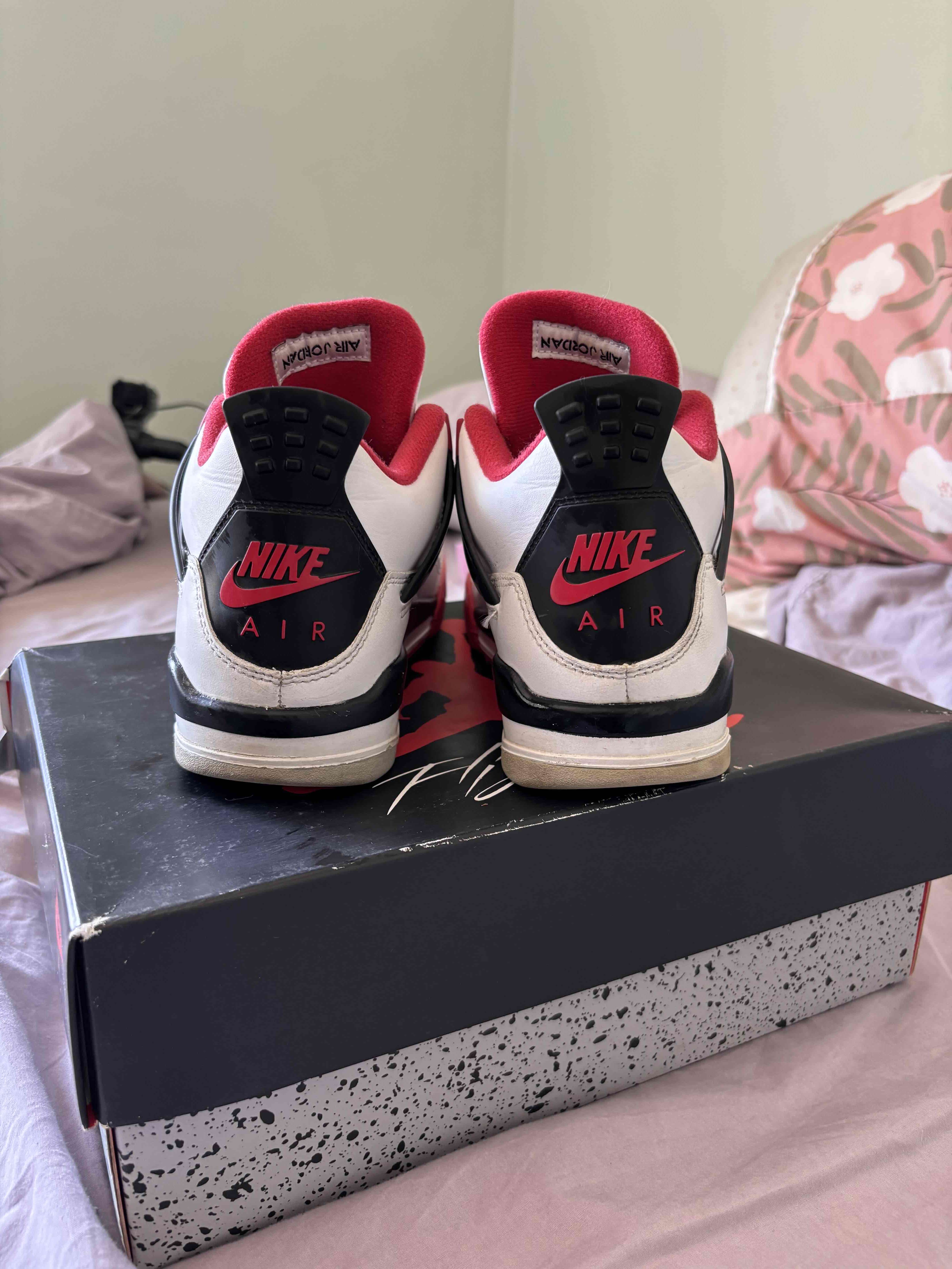 Zapatillas Nike Air Jordan 4 Retro fire red - miniatura 3