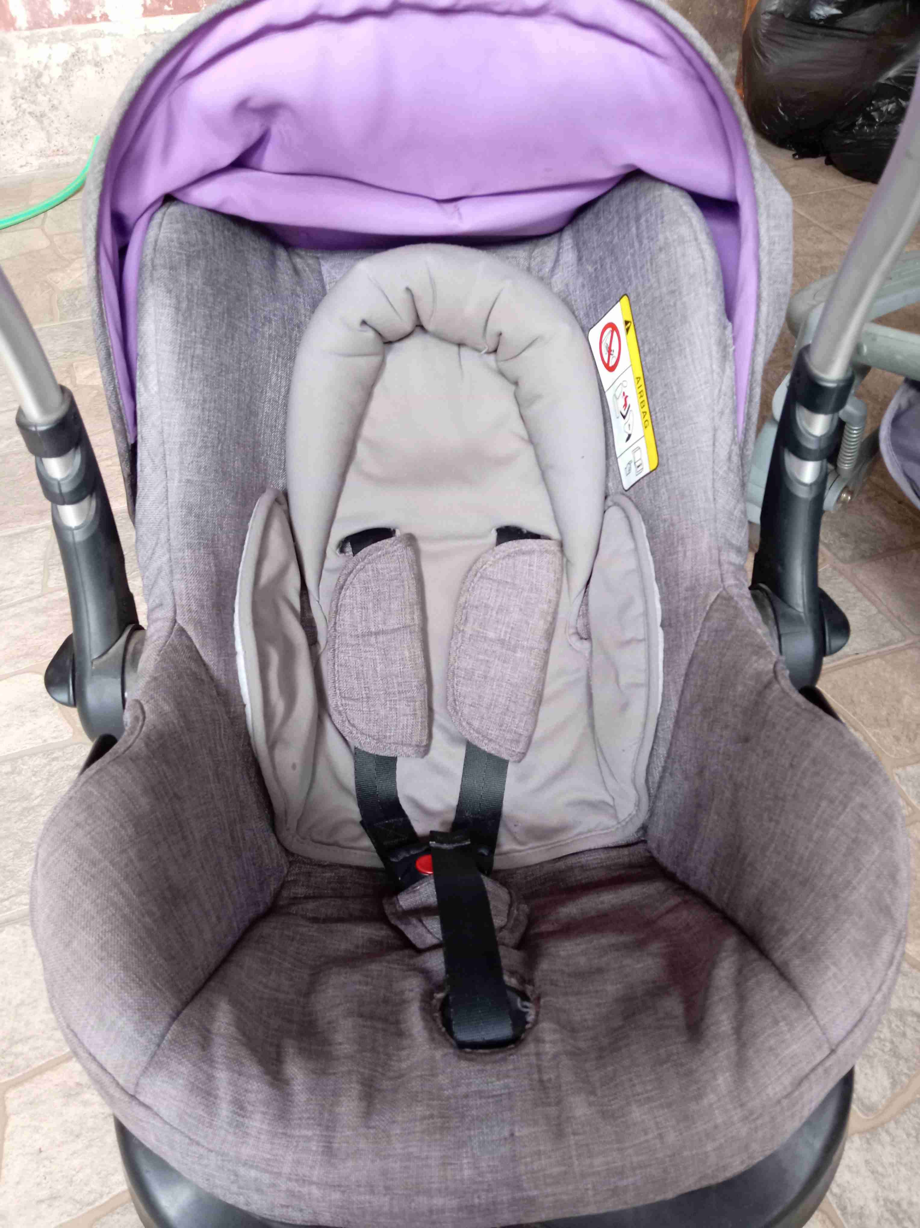 Coche con silla para bebé - miniatura 6