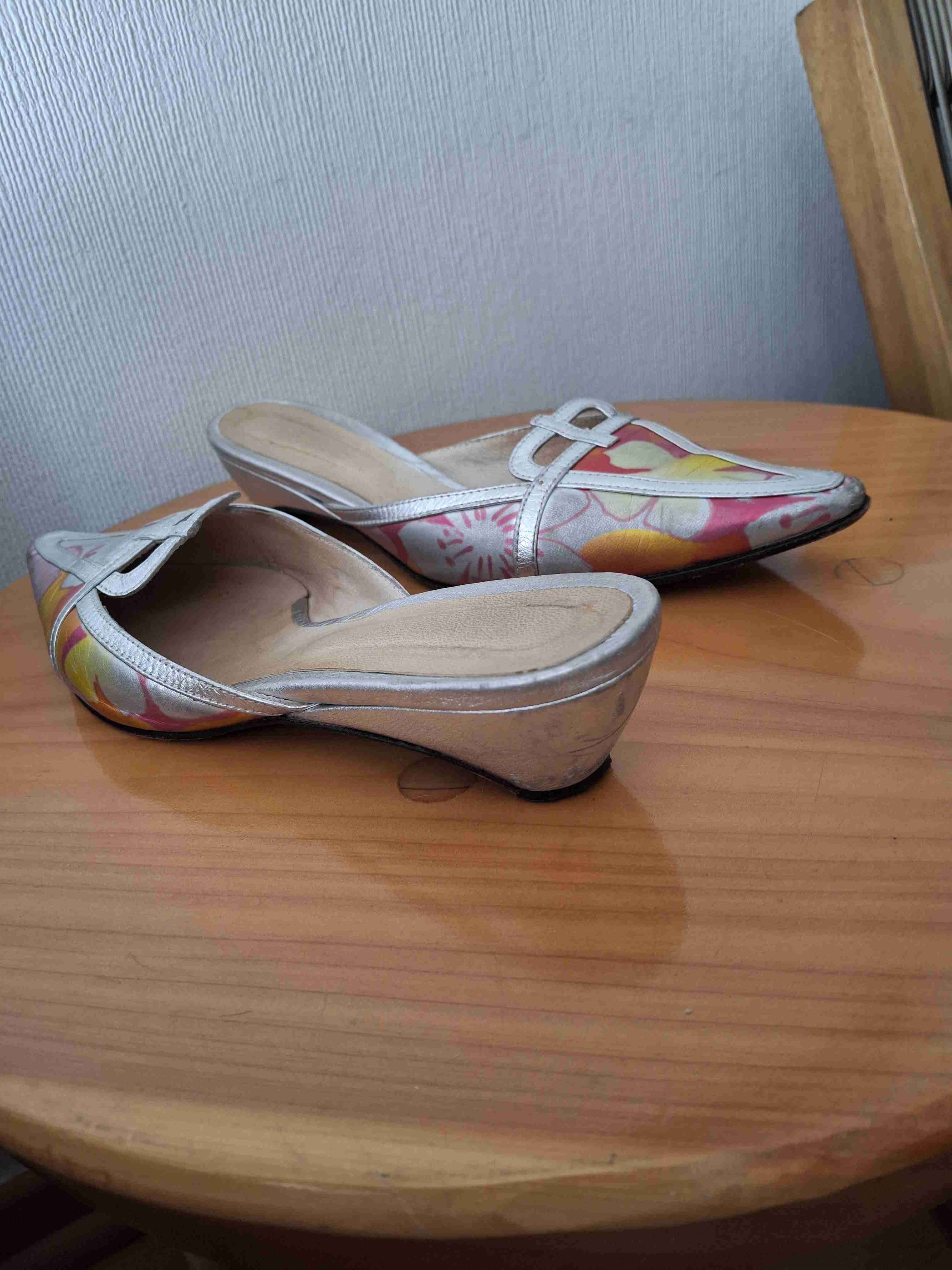 Tacones con estampado floral - miniatura 1