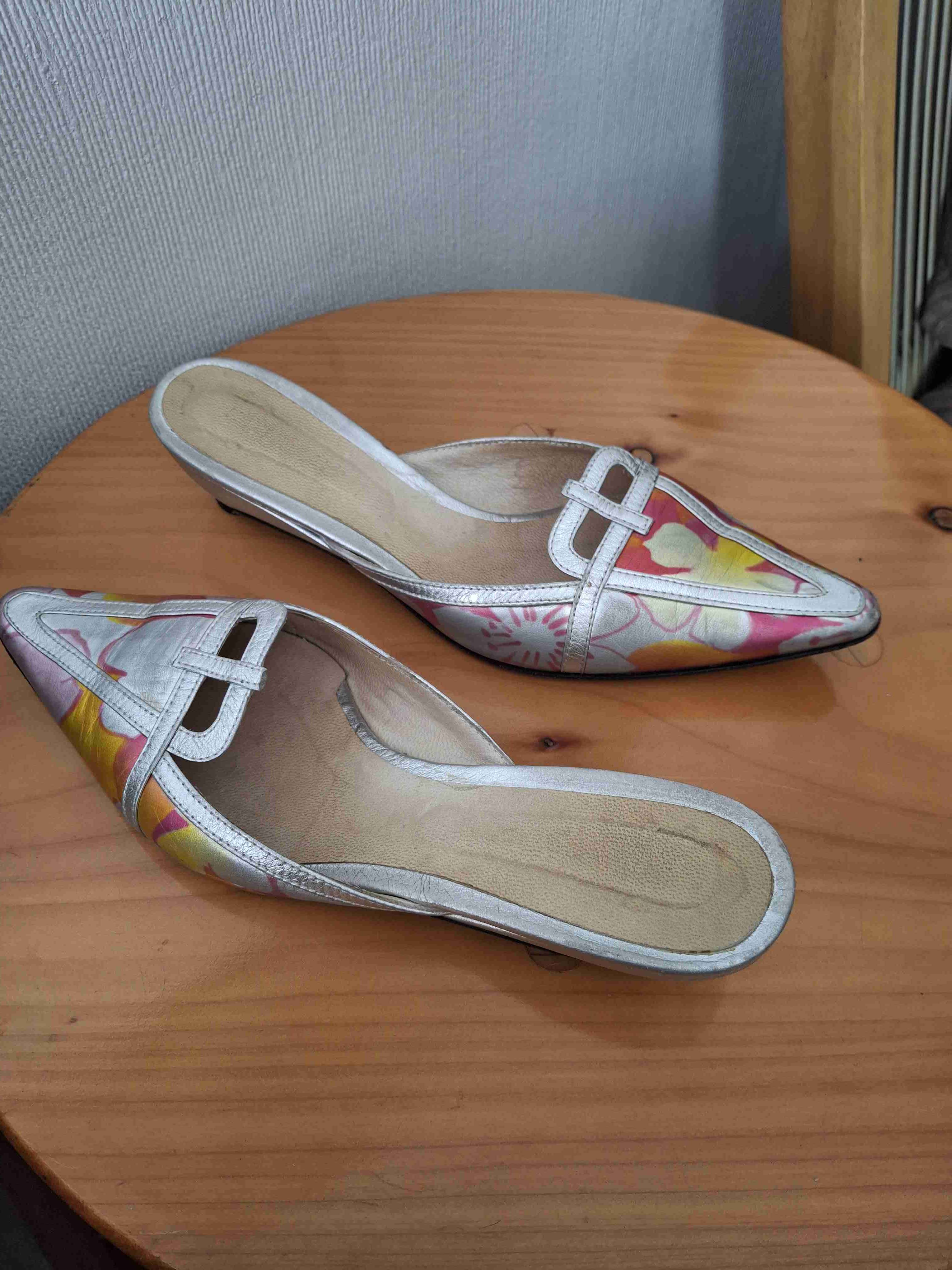 Tacones con estampado floral - miniatura 2