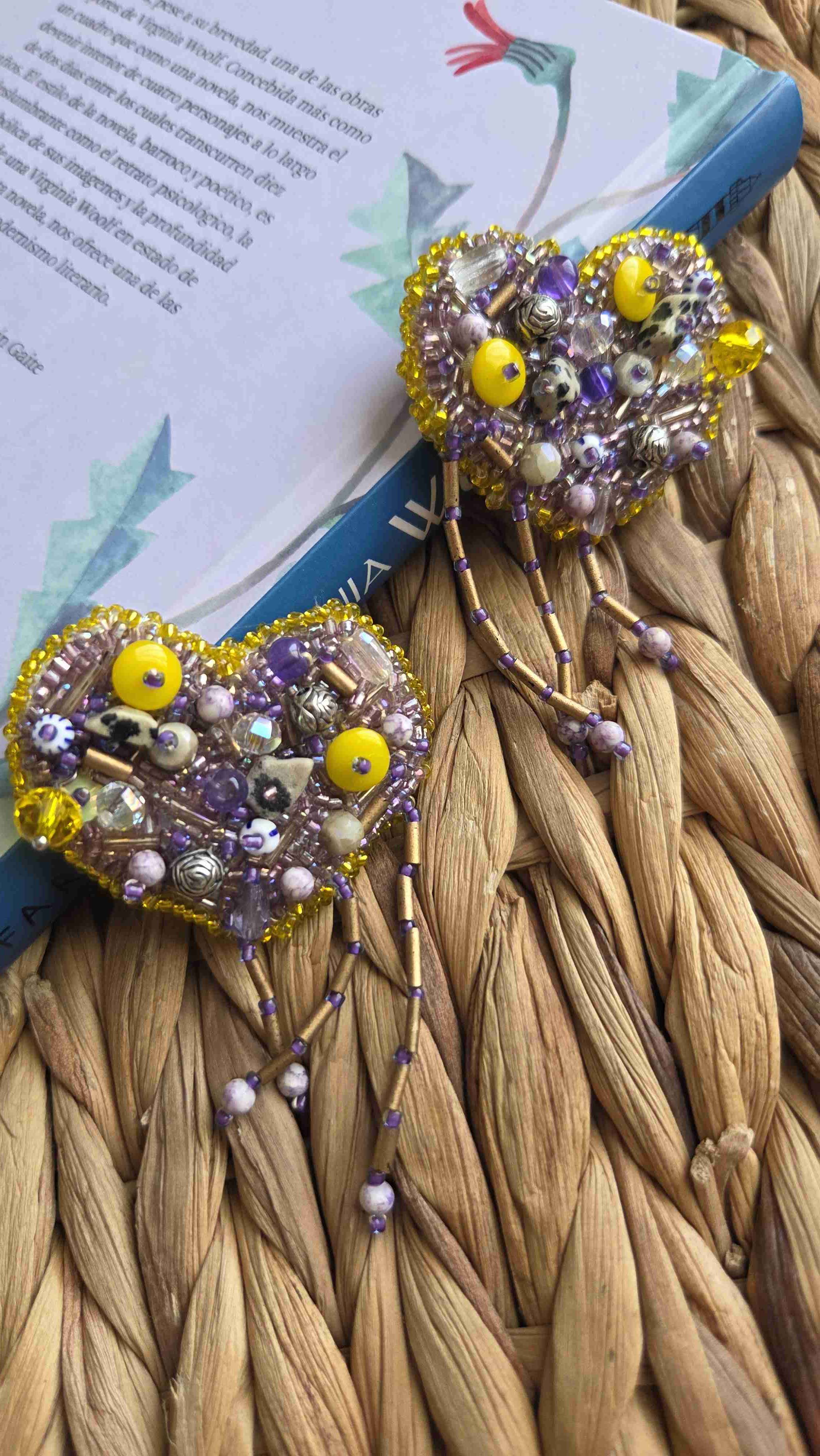 Par de aros bordados corazón - miniatura 1