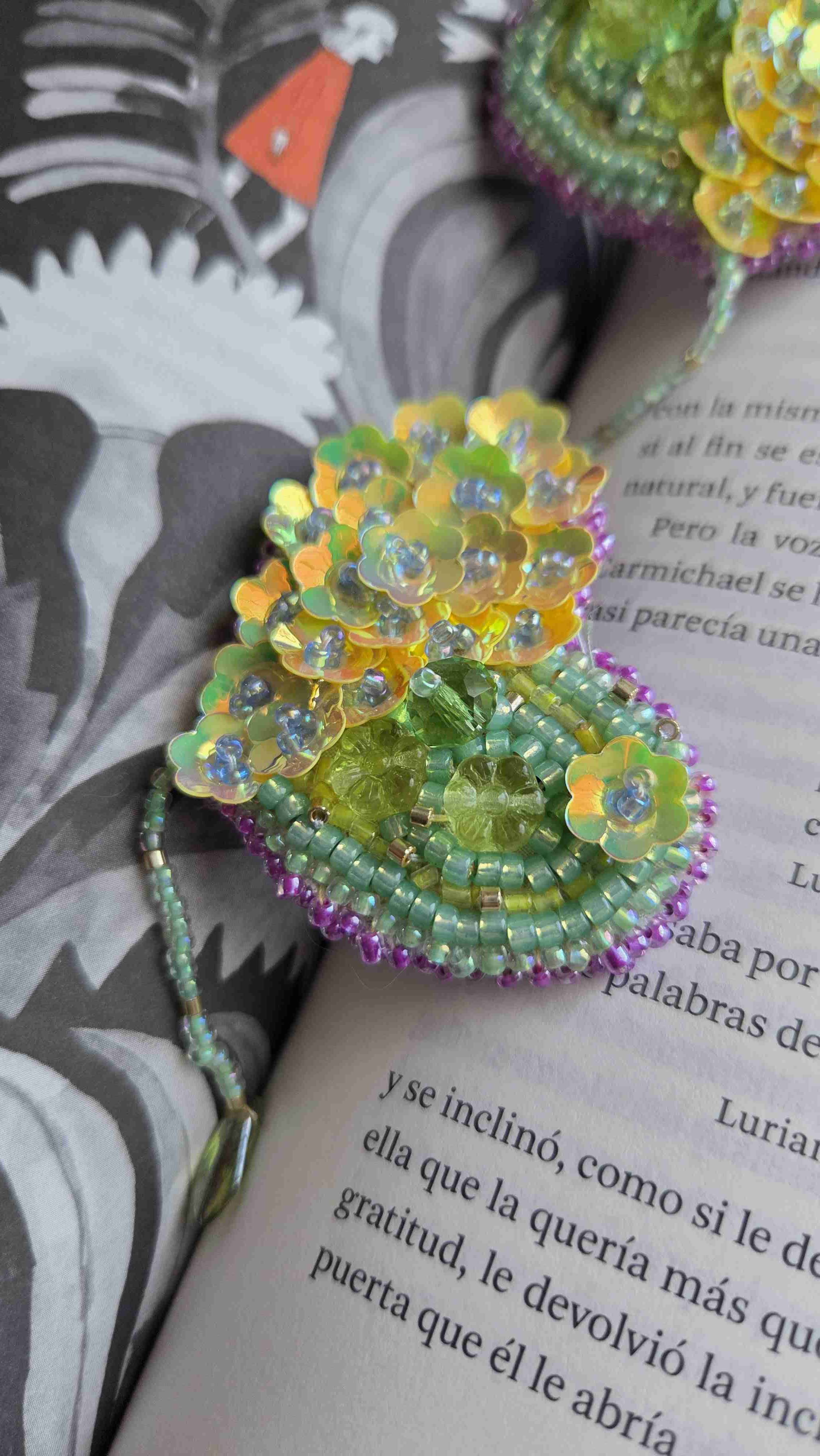 Par de aros bordados corazón - miniatura 4