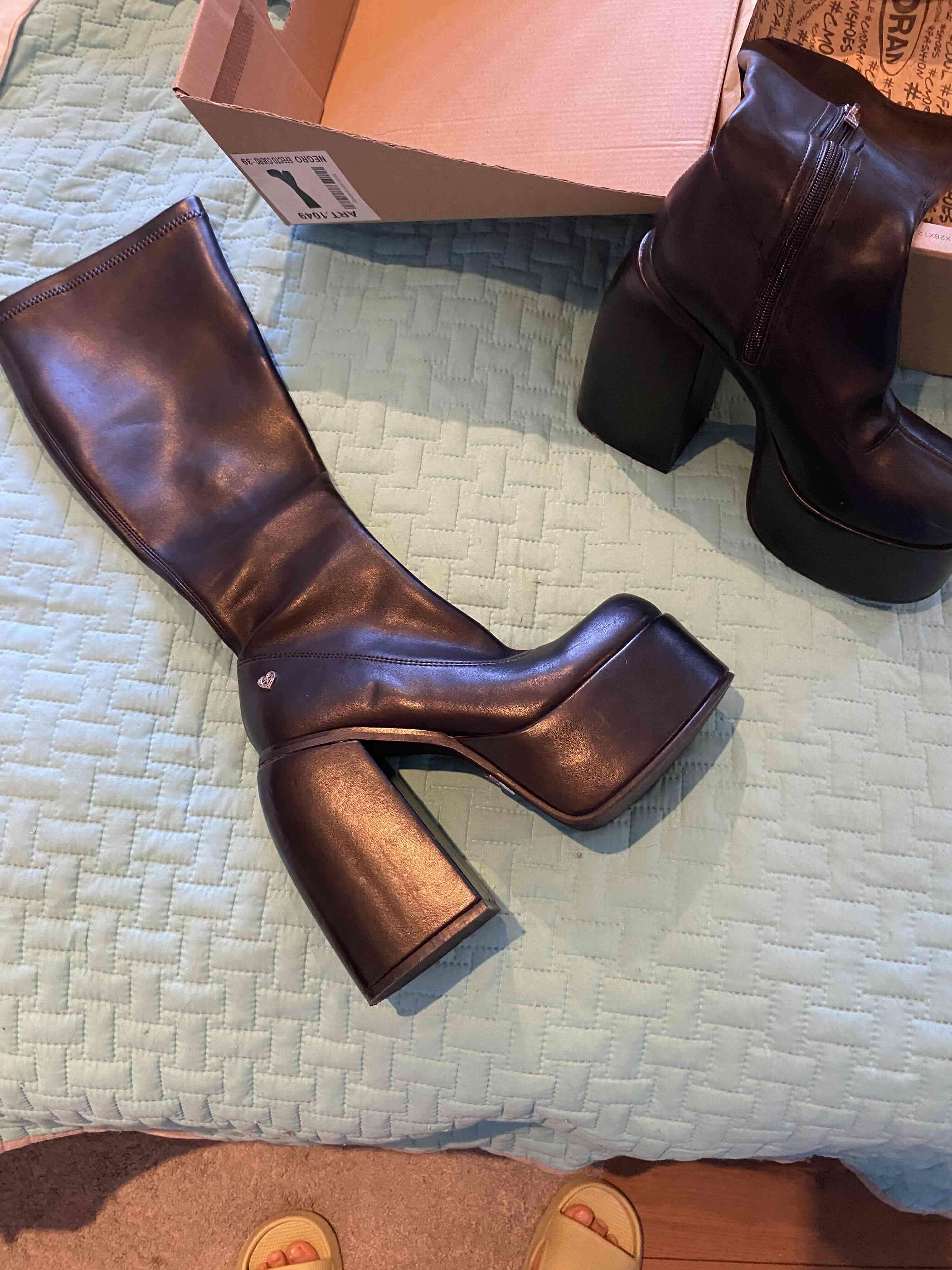 Botas negras de plataforma - miniatura 2