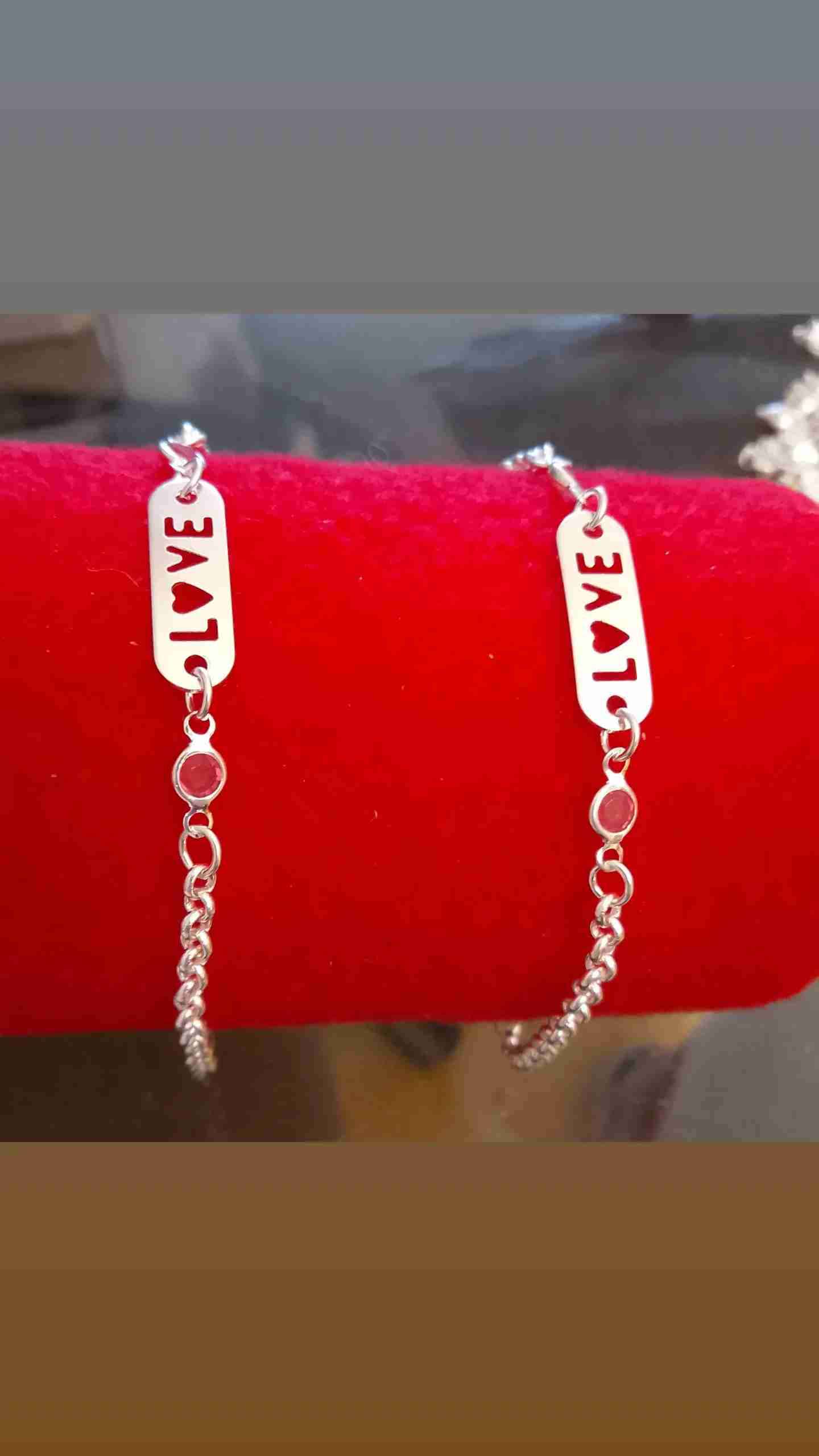 Pulsera de plata LOVE - miniatura 1