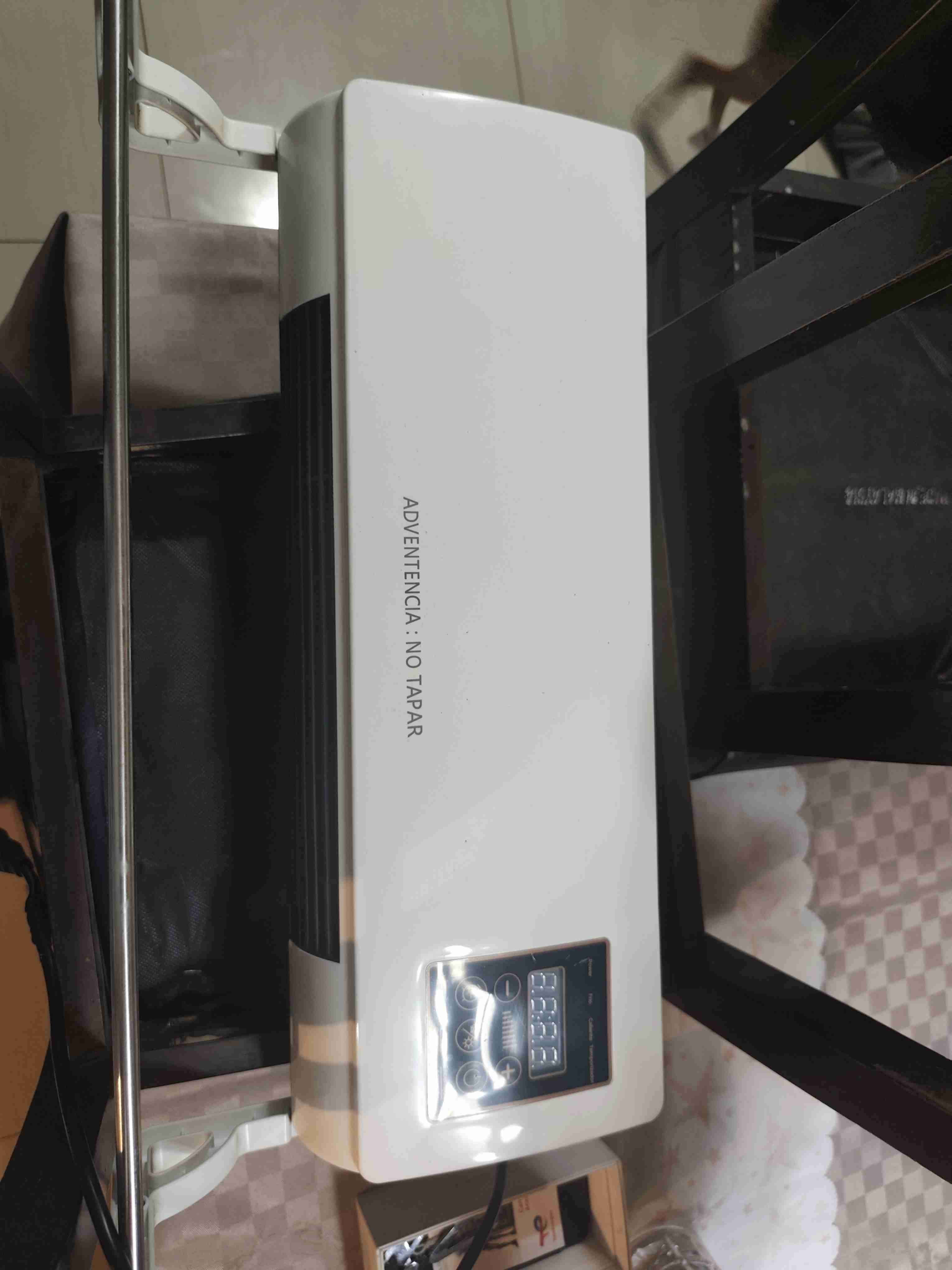 Calefactor eléctrico blanco