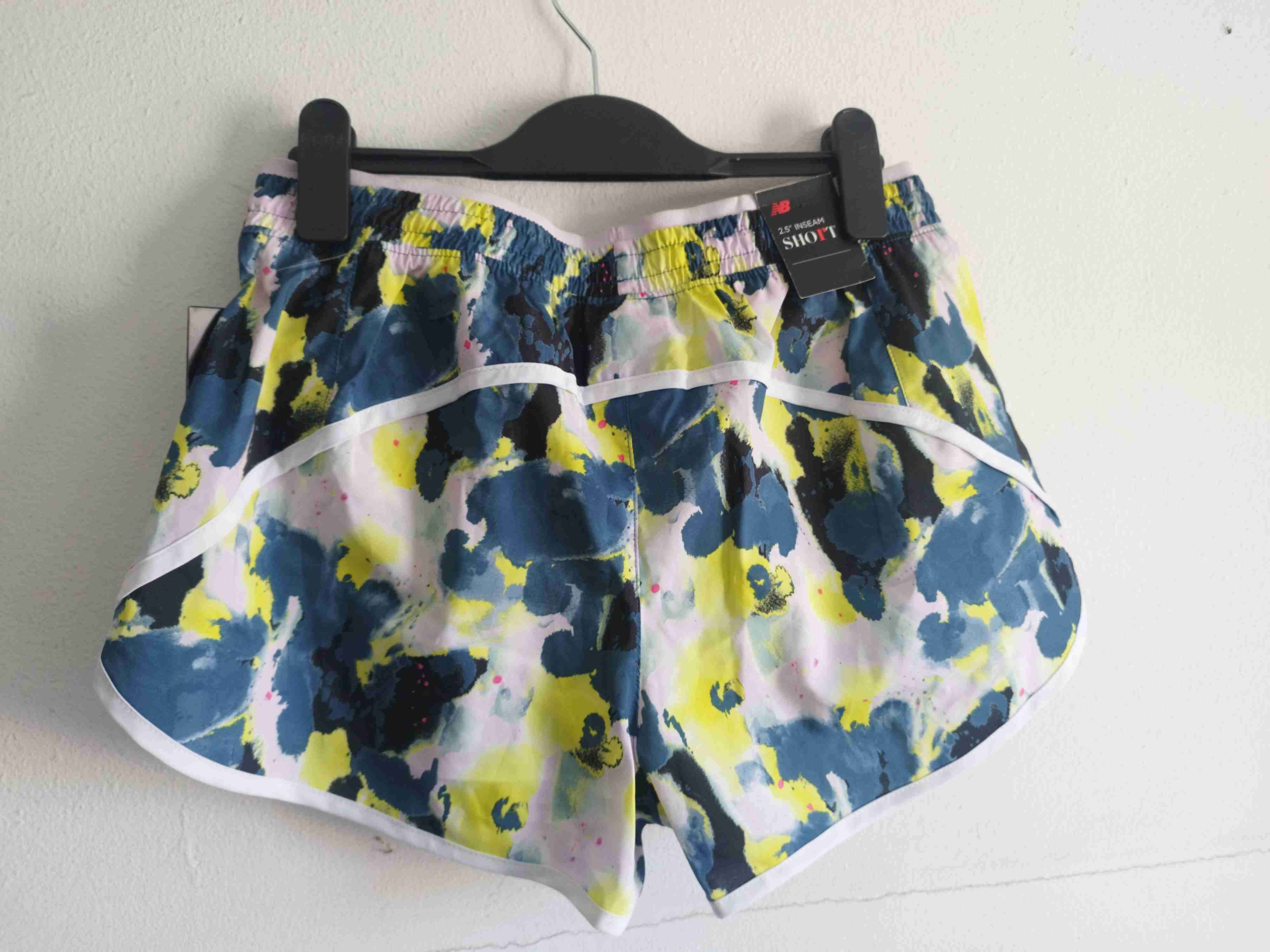 Short deportivo estampado colorido - miniatura 2