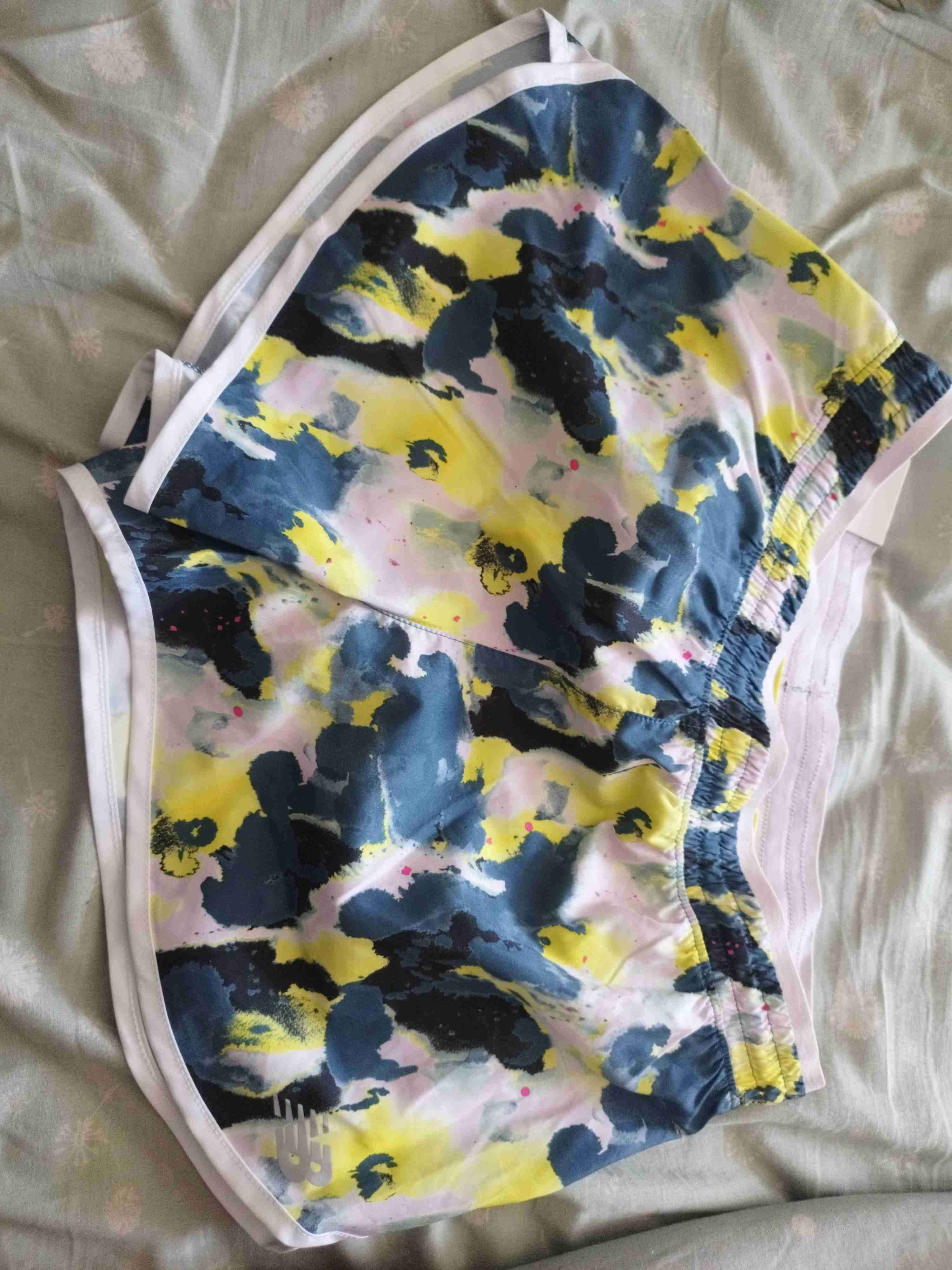 Short deportivo estampado colorido - miniatura 3