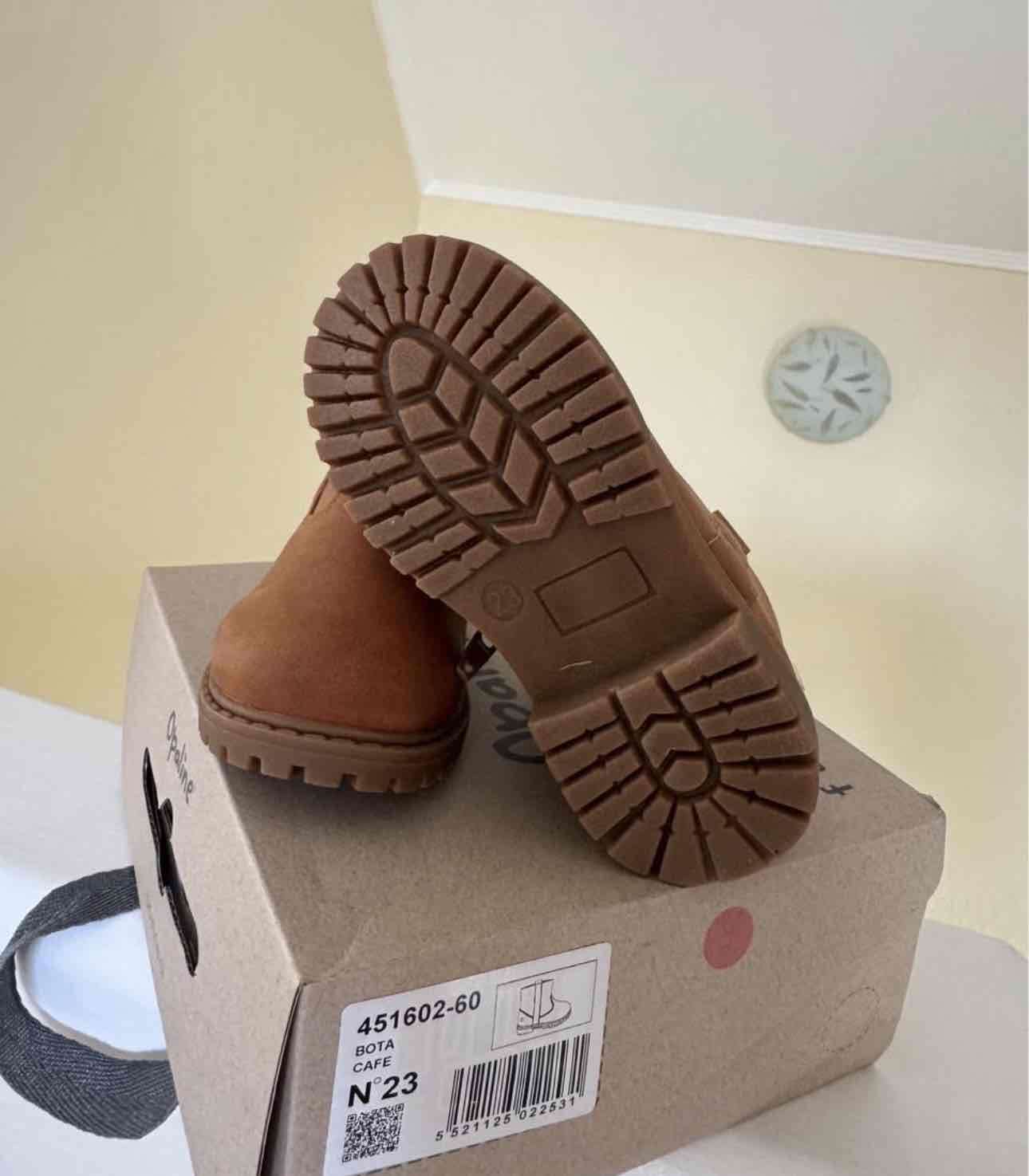 Botas café para niña talla 23 - miniatura 2