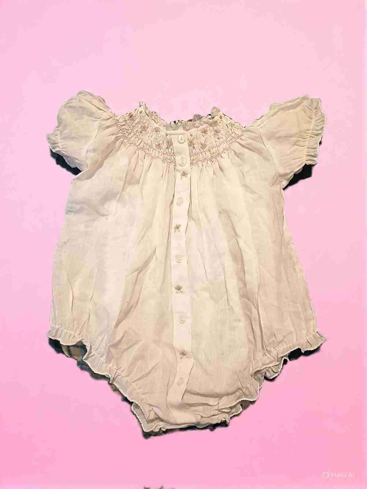 Body tipo blusa blanca con flores talla 6/9M - miniatura 2