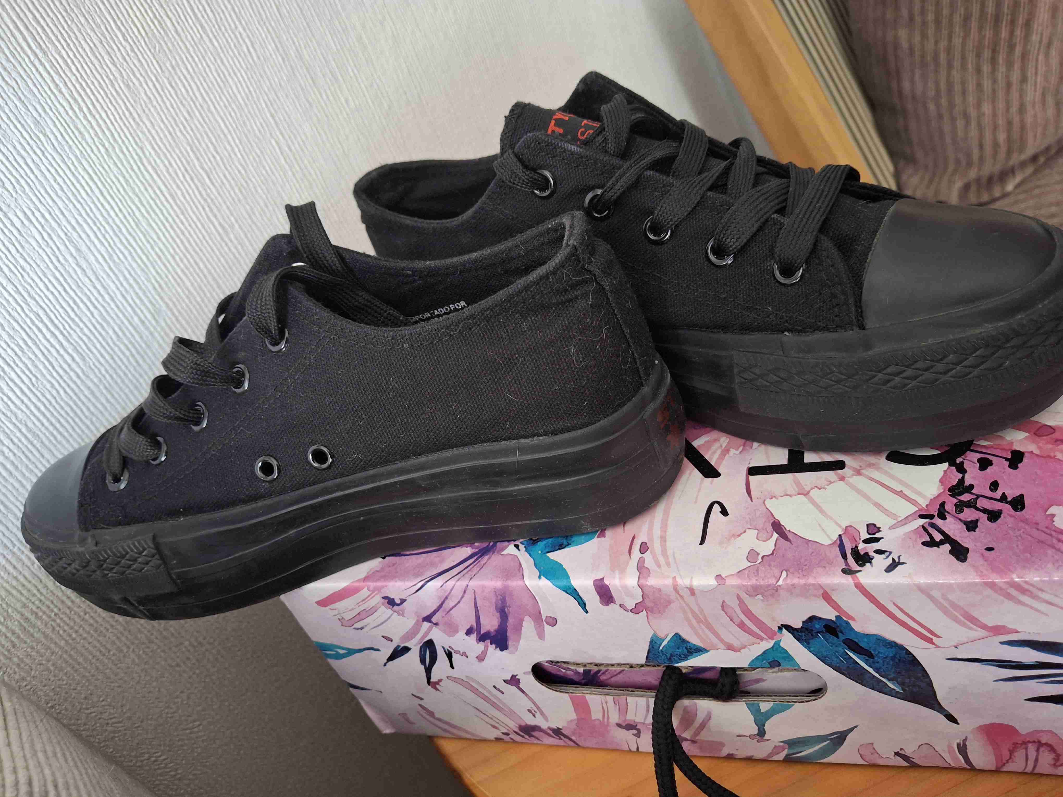 Zapatillas negras con caña baja - miniatura 2