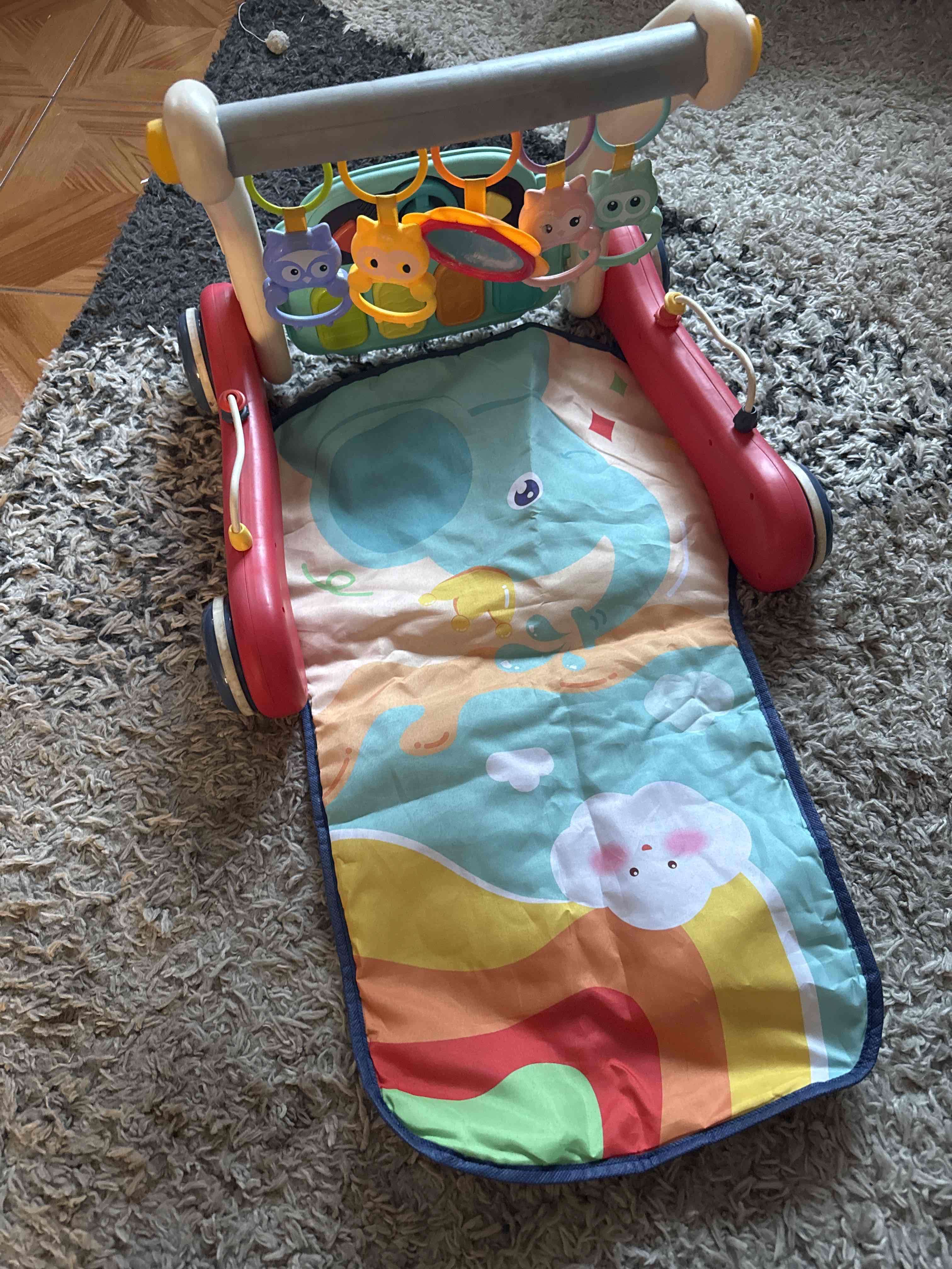 Andador para bebé con alfombra - miniatura 1