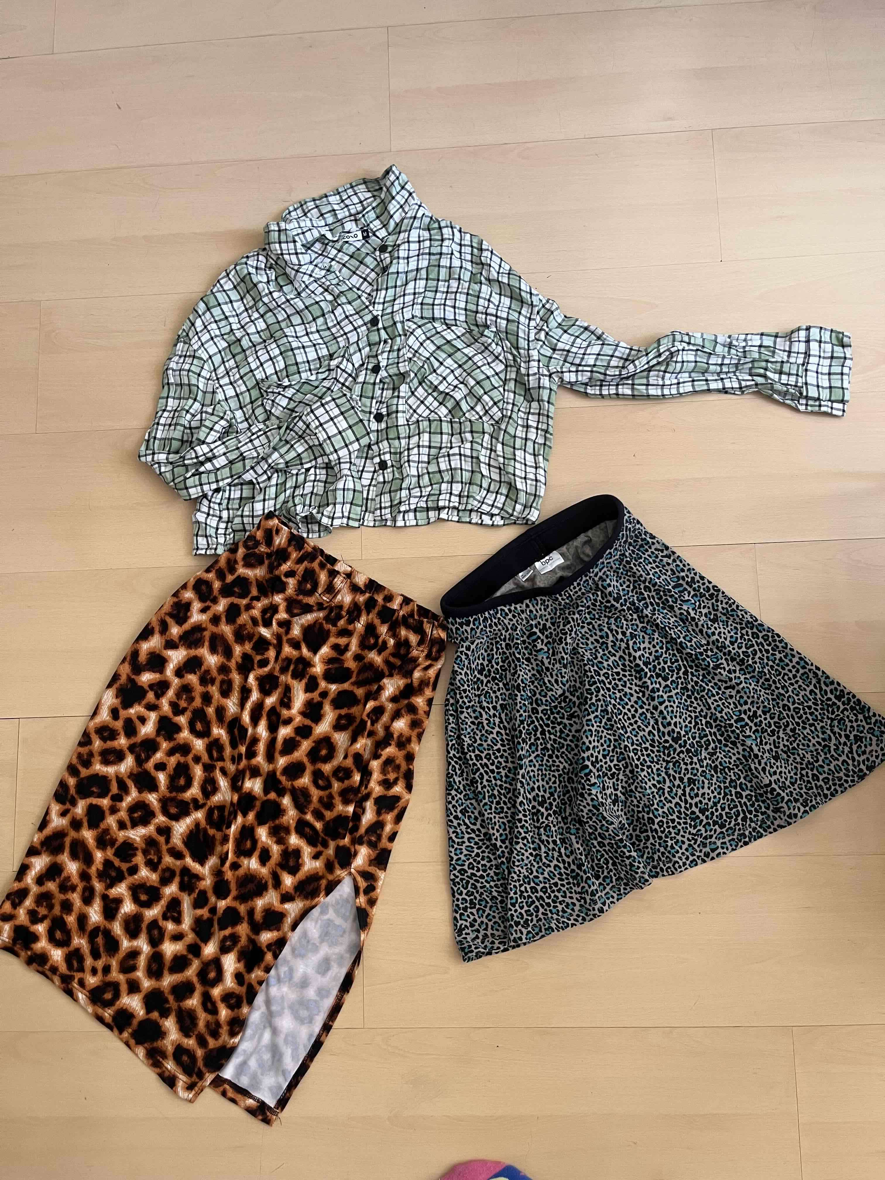 Conjunto blusa y faldas animal print - 1