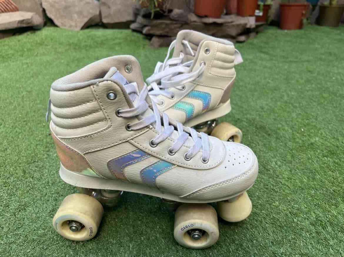 Patines 4 ruedas - miniatura 1