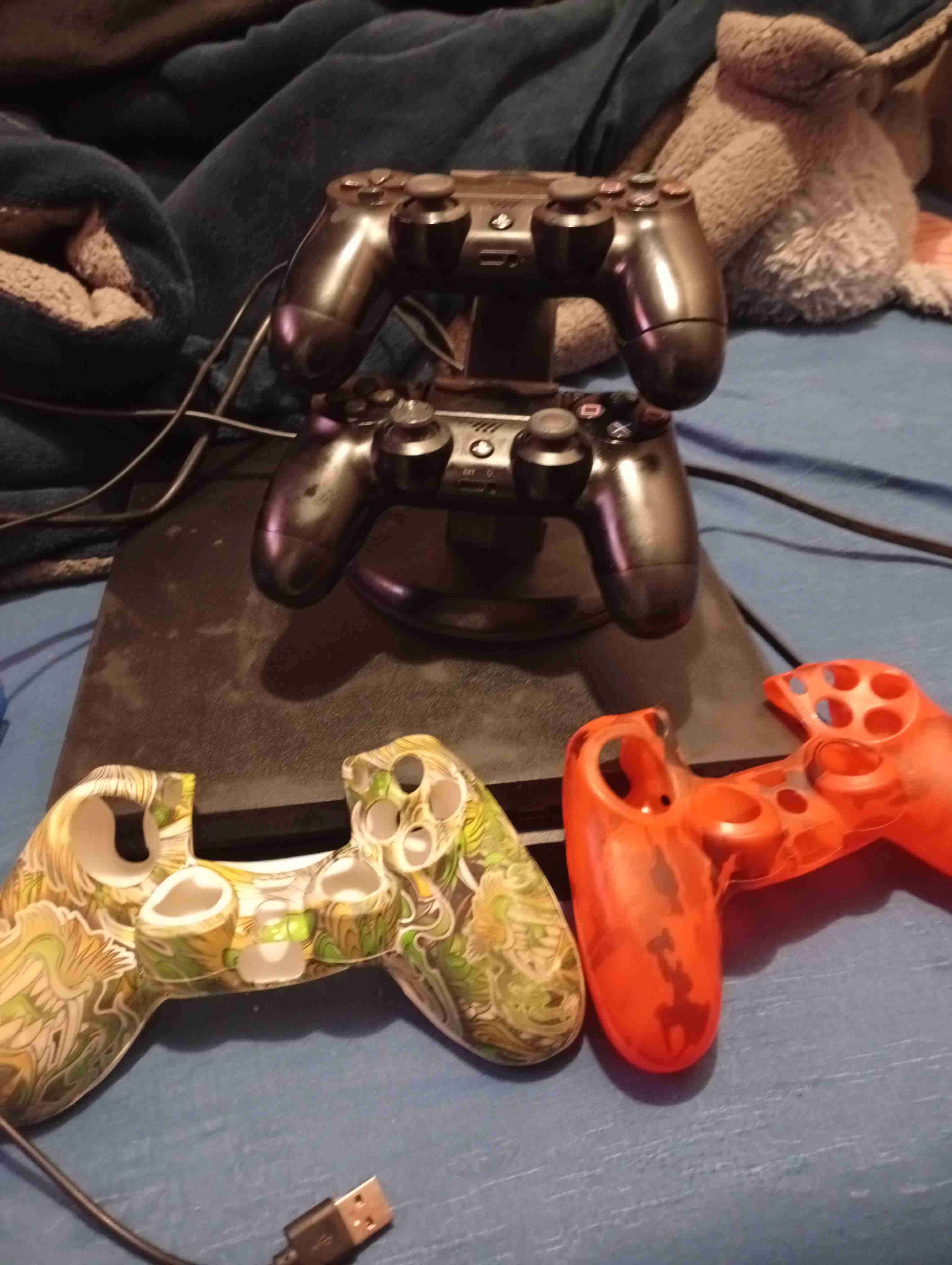 Consola PS4 con 4 controles - miniatura 3