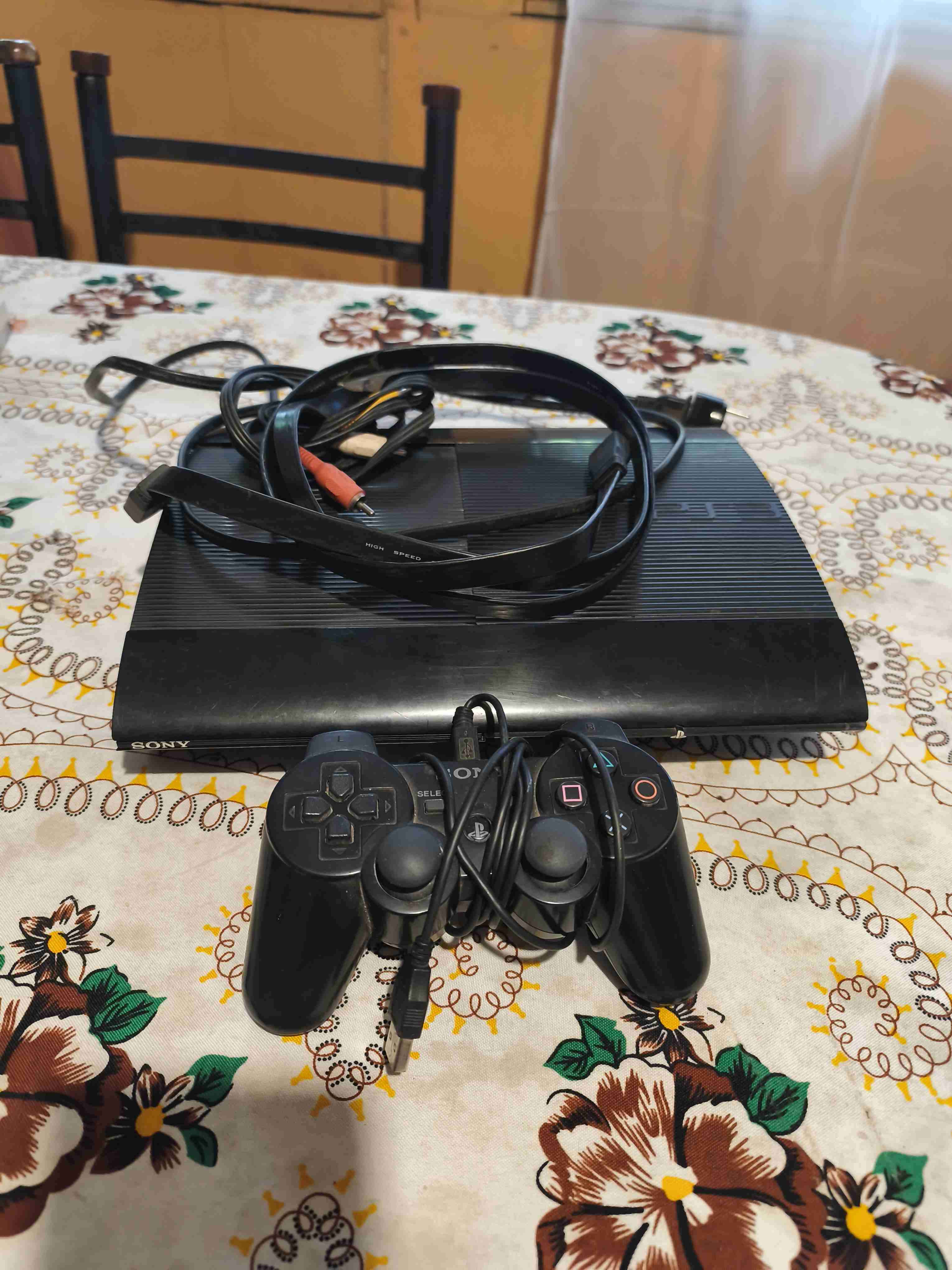 Consola Sony PlayStation 3 con control - miniatura 1