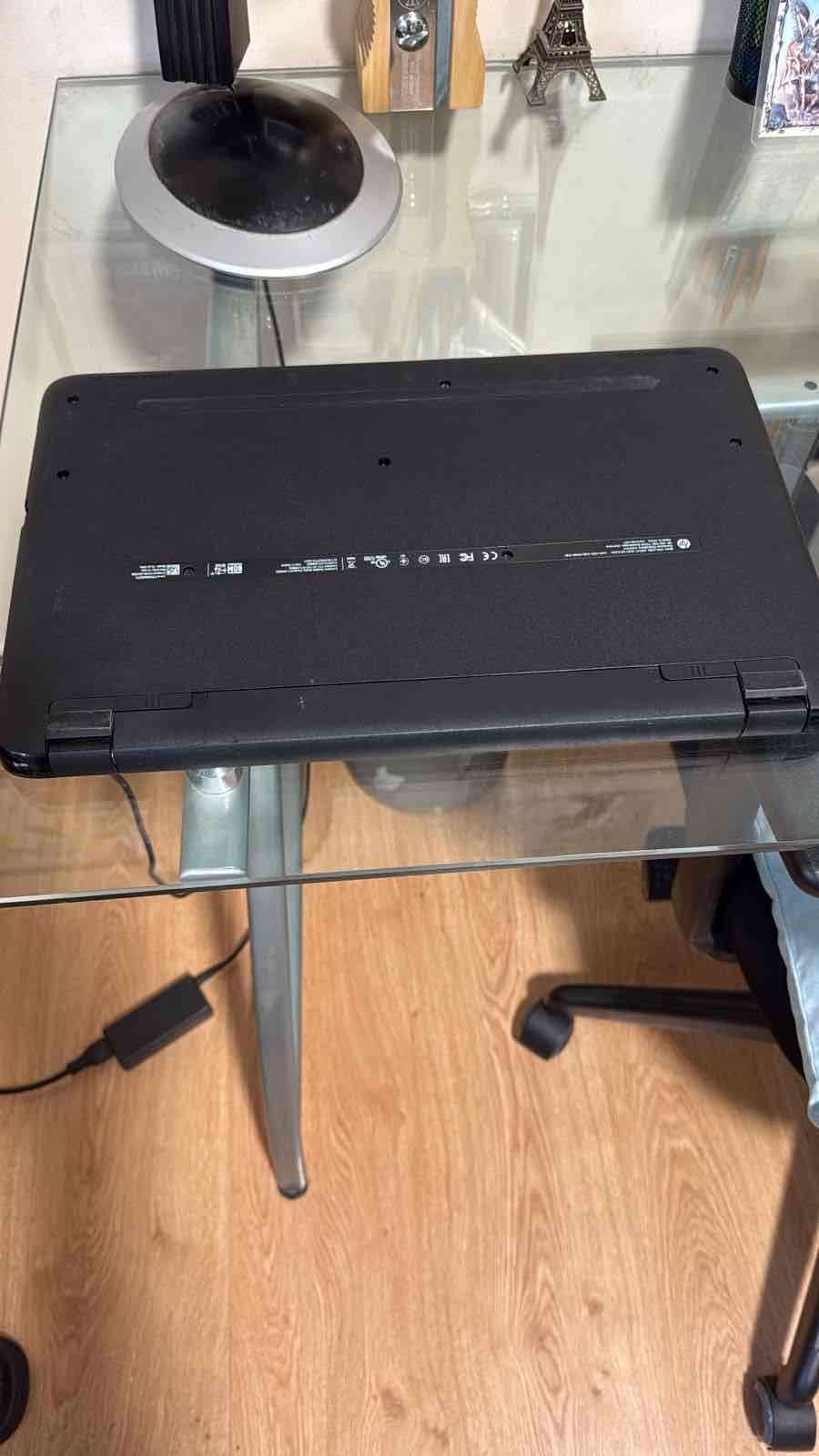 Laptop HP gris buena condición - 3