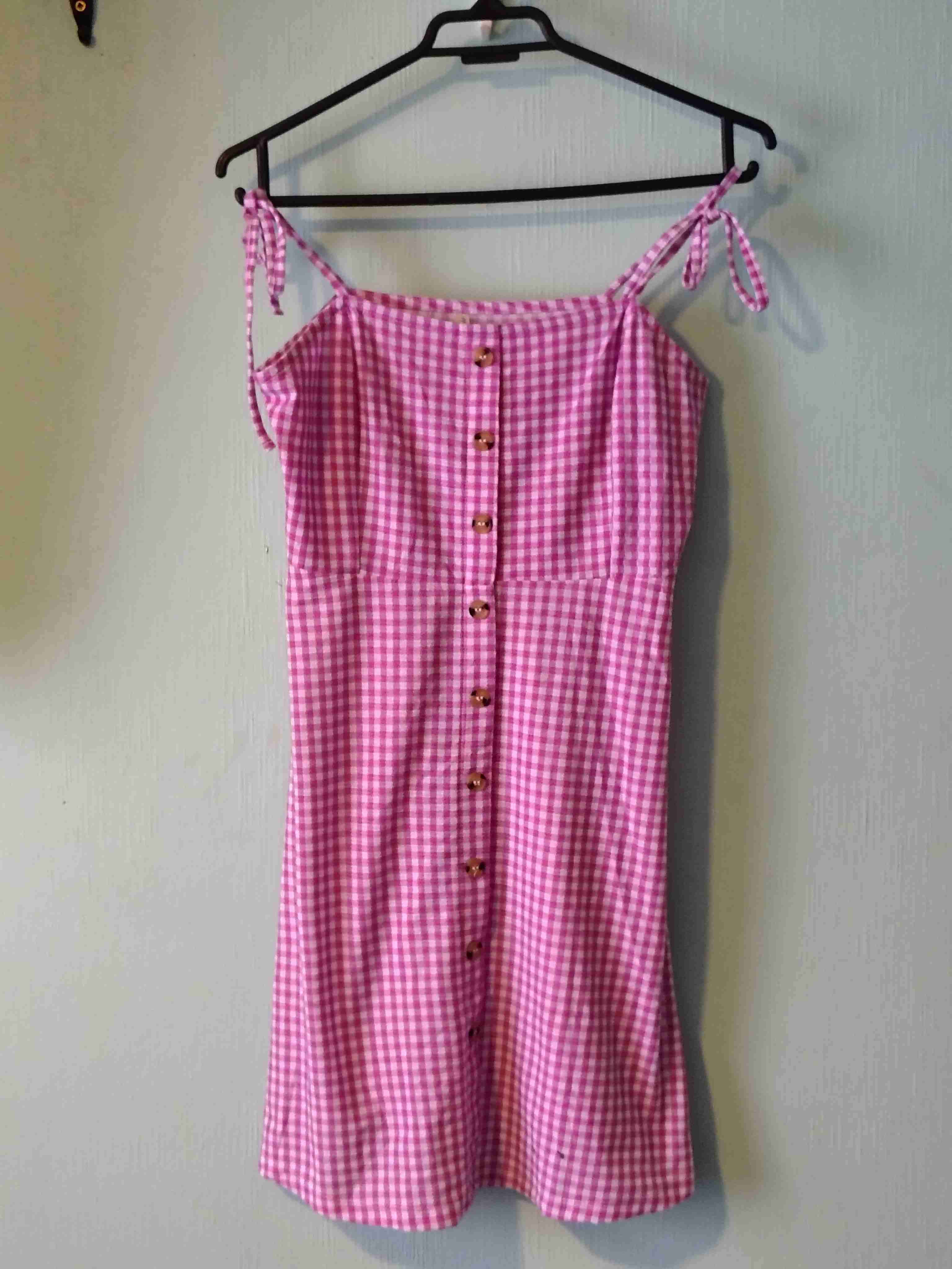 Vestido rosa a cuadros con botones - 1