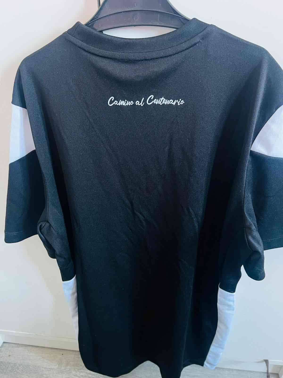 Polera negra deportiva con logo colo colo - miniatura 2