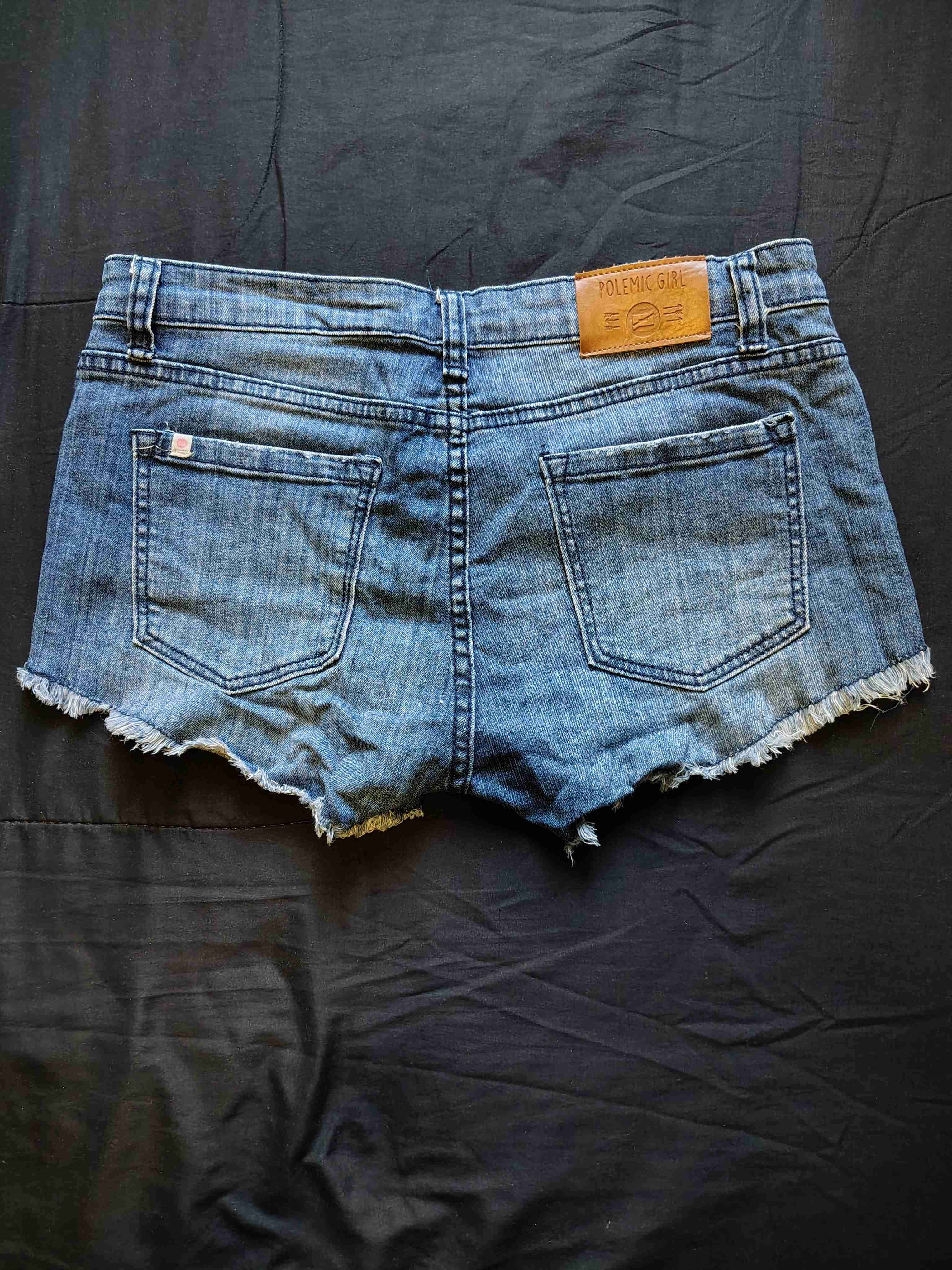 Shorts de mezclilla con desgaste - miniatura 2