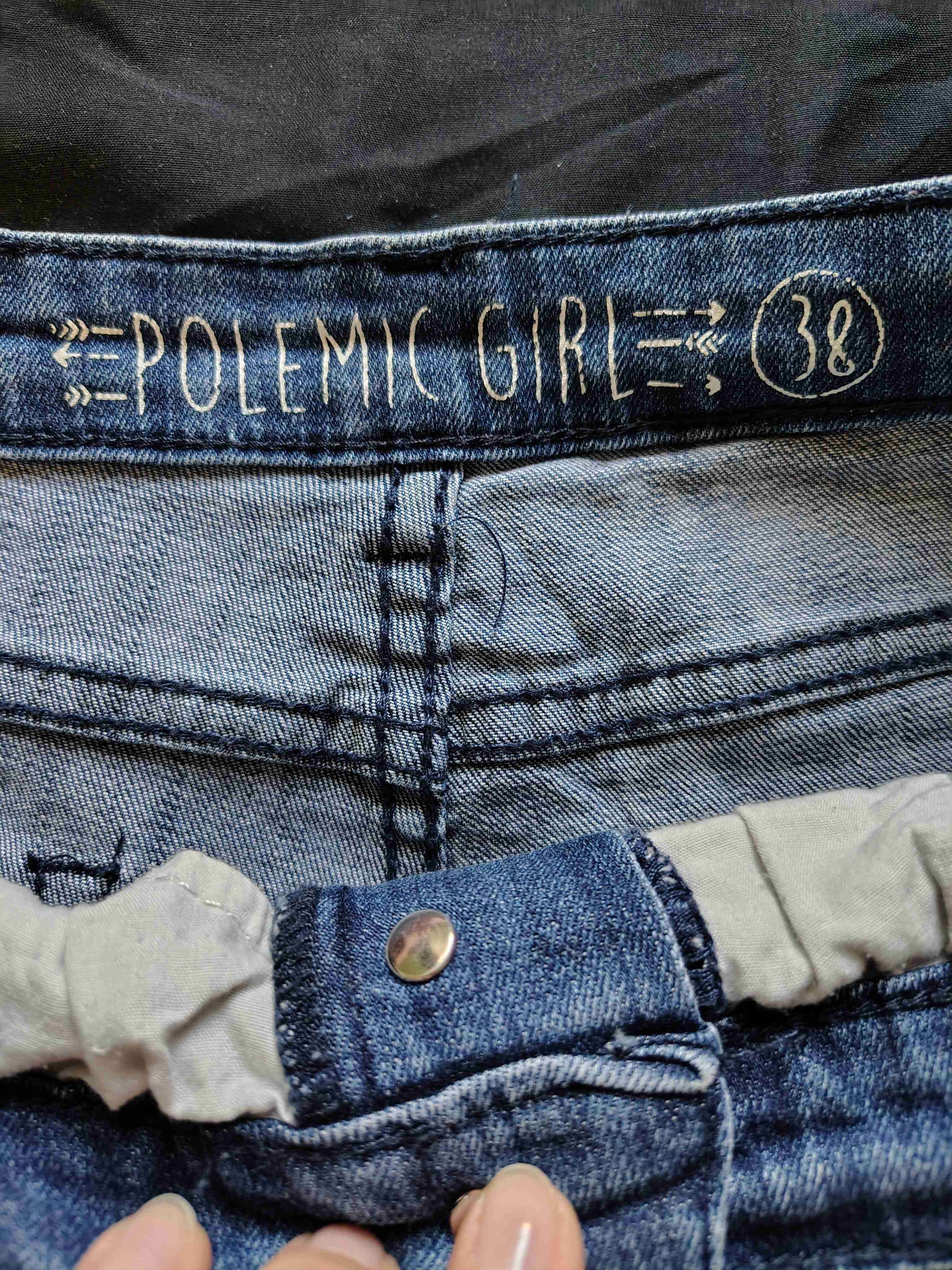 Shorts de mezclilla con desgaste - miniatura 3