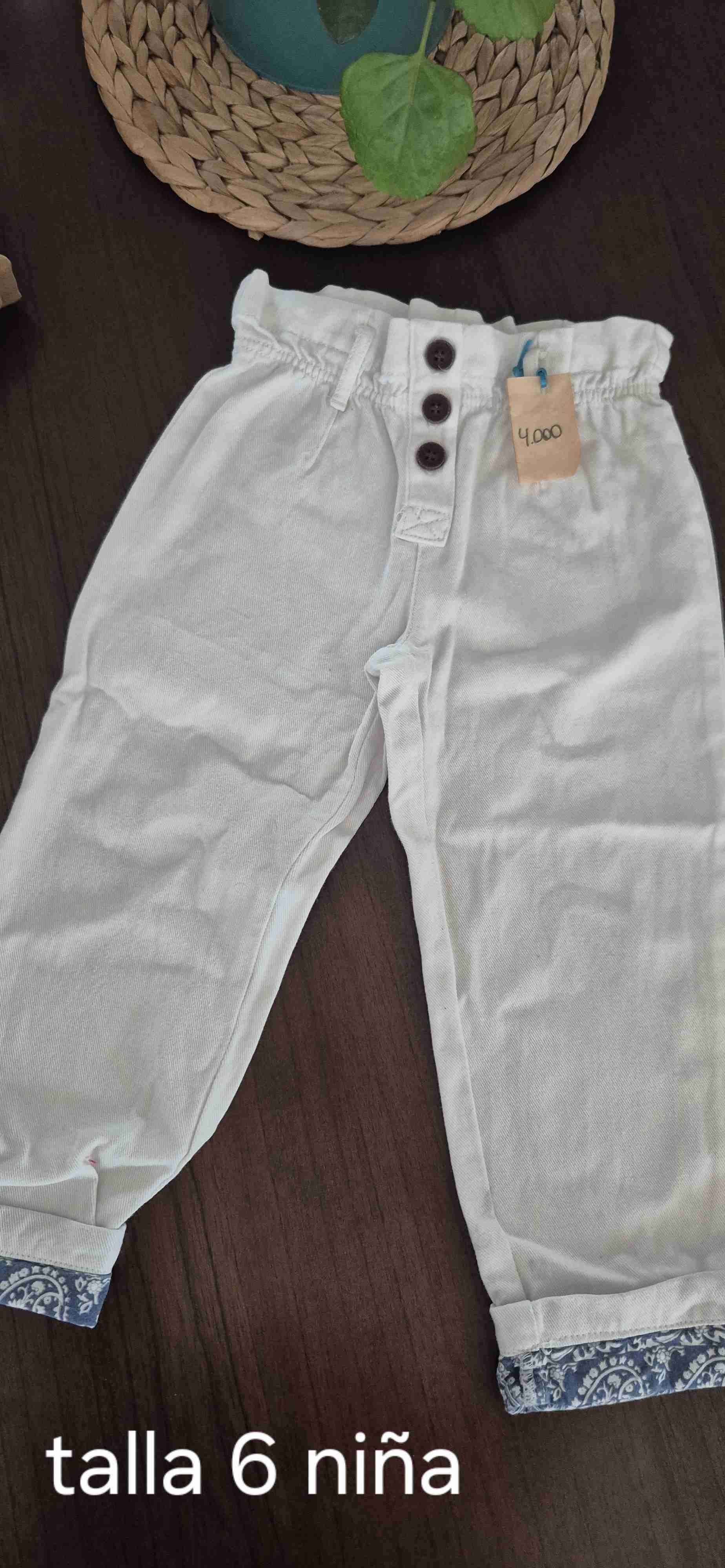 Pantalón blanco niña talla 6 Umbrale