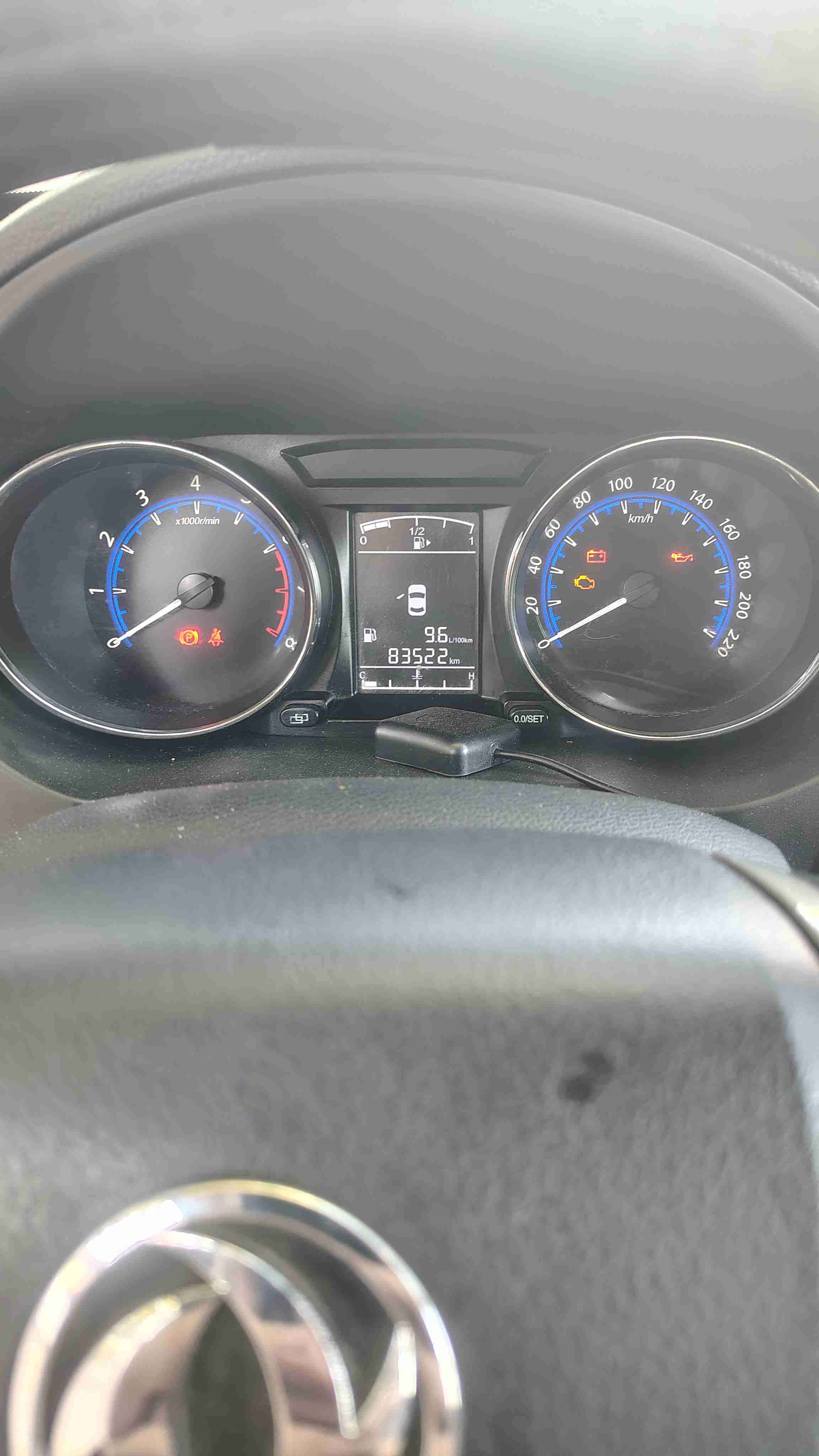 SUV blanca Dongfeng S500 año 2022 - miniatura 5