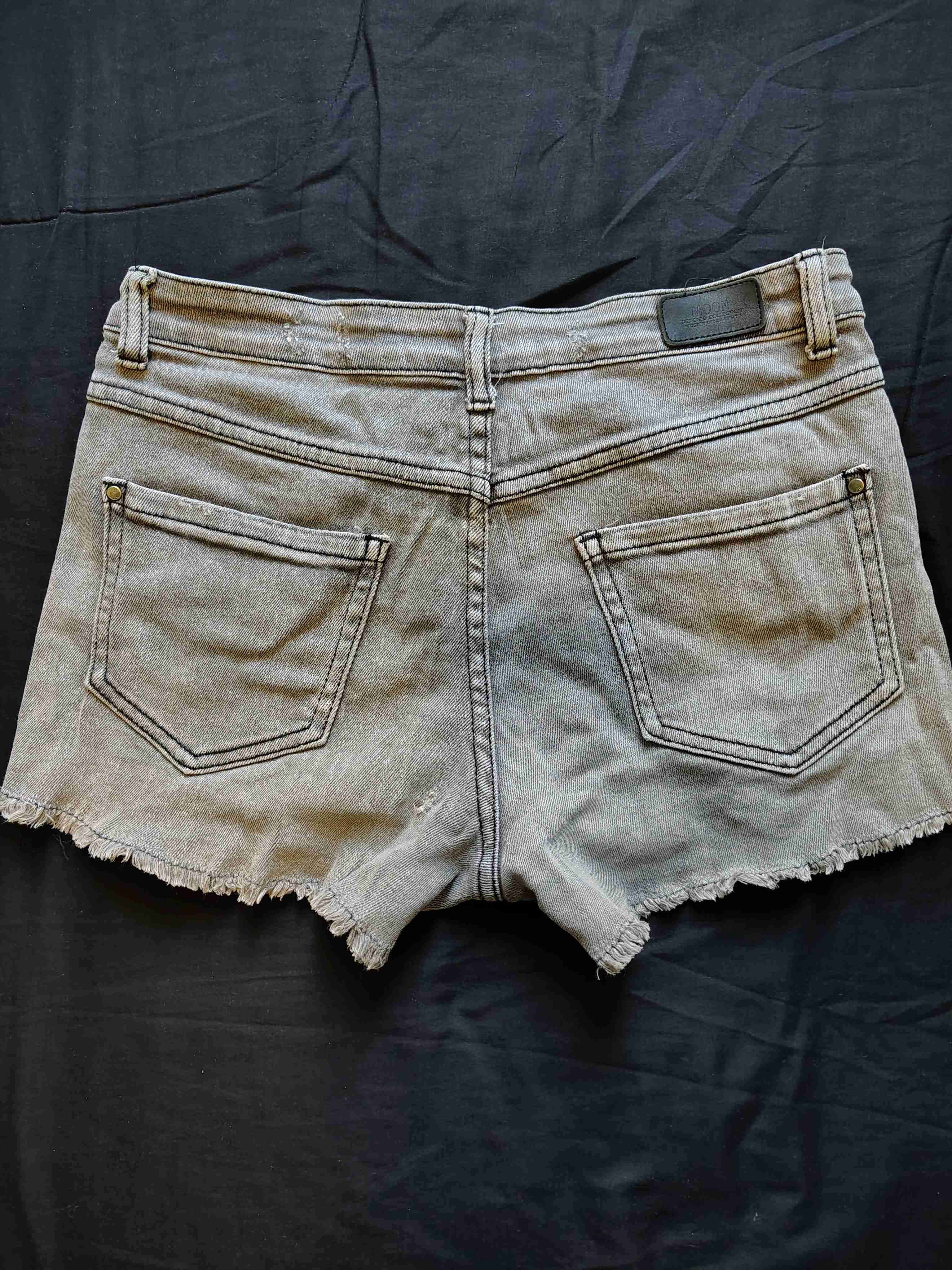 Shorts de mezclilla desgastados - 2