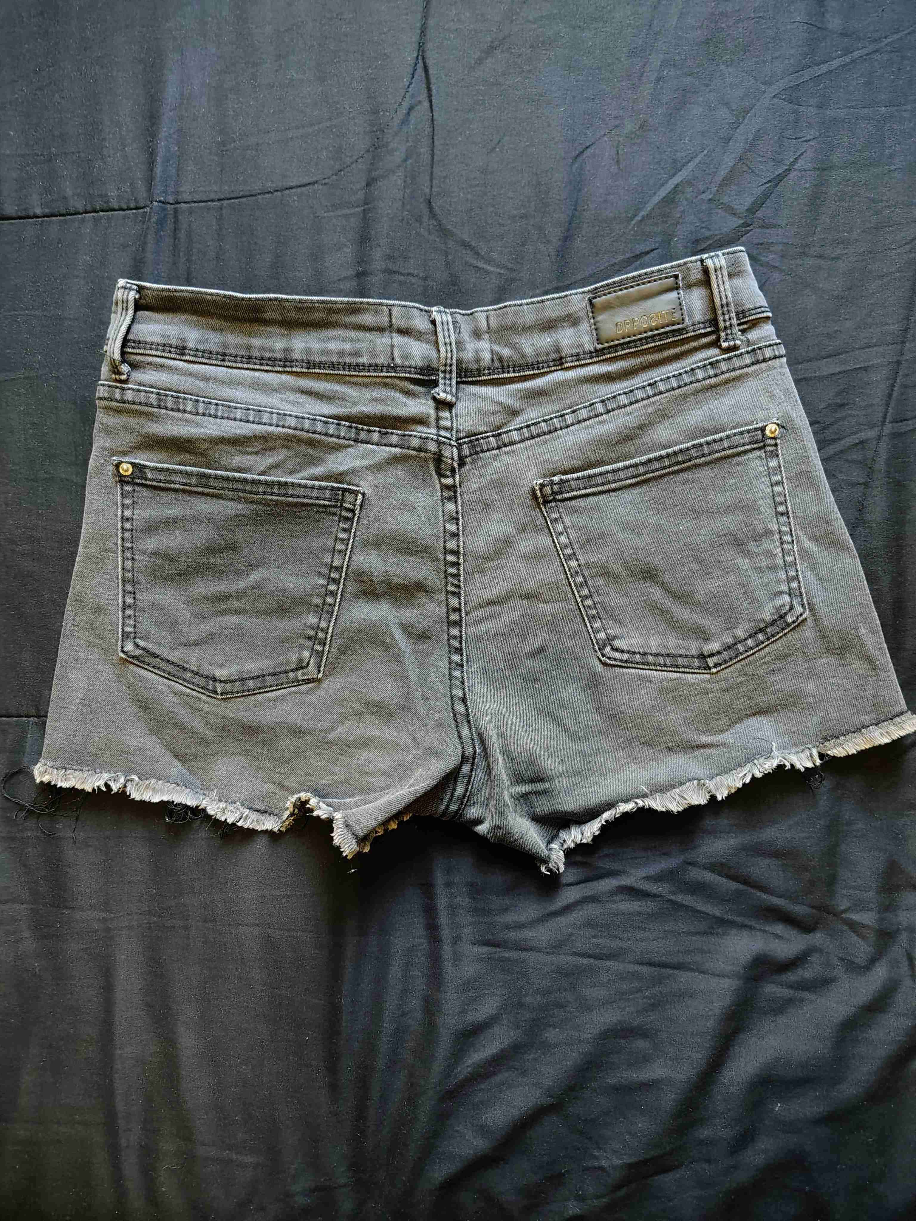 Shorts de mezclilla rasgados - miniatura 3