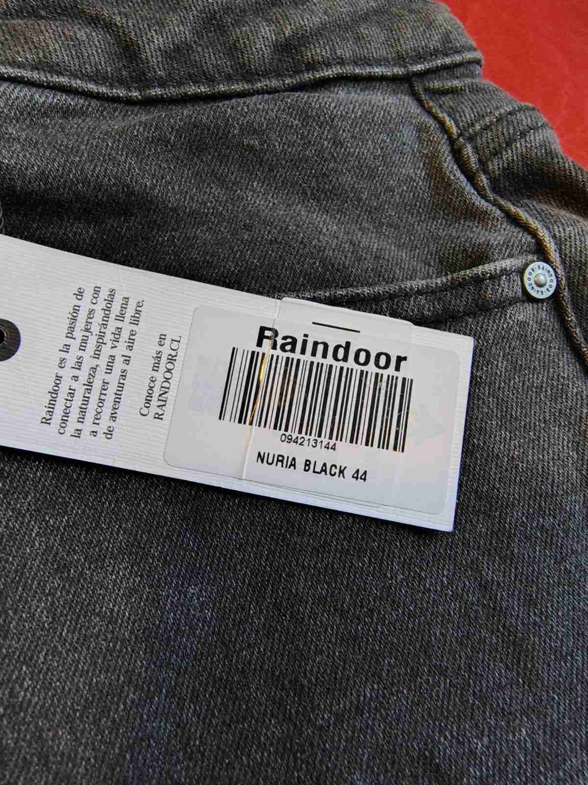 Jeans negros con tachas - 4