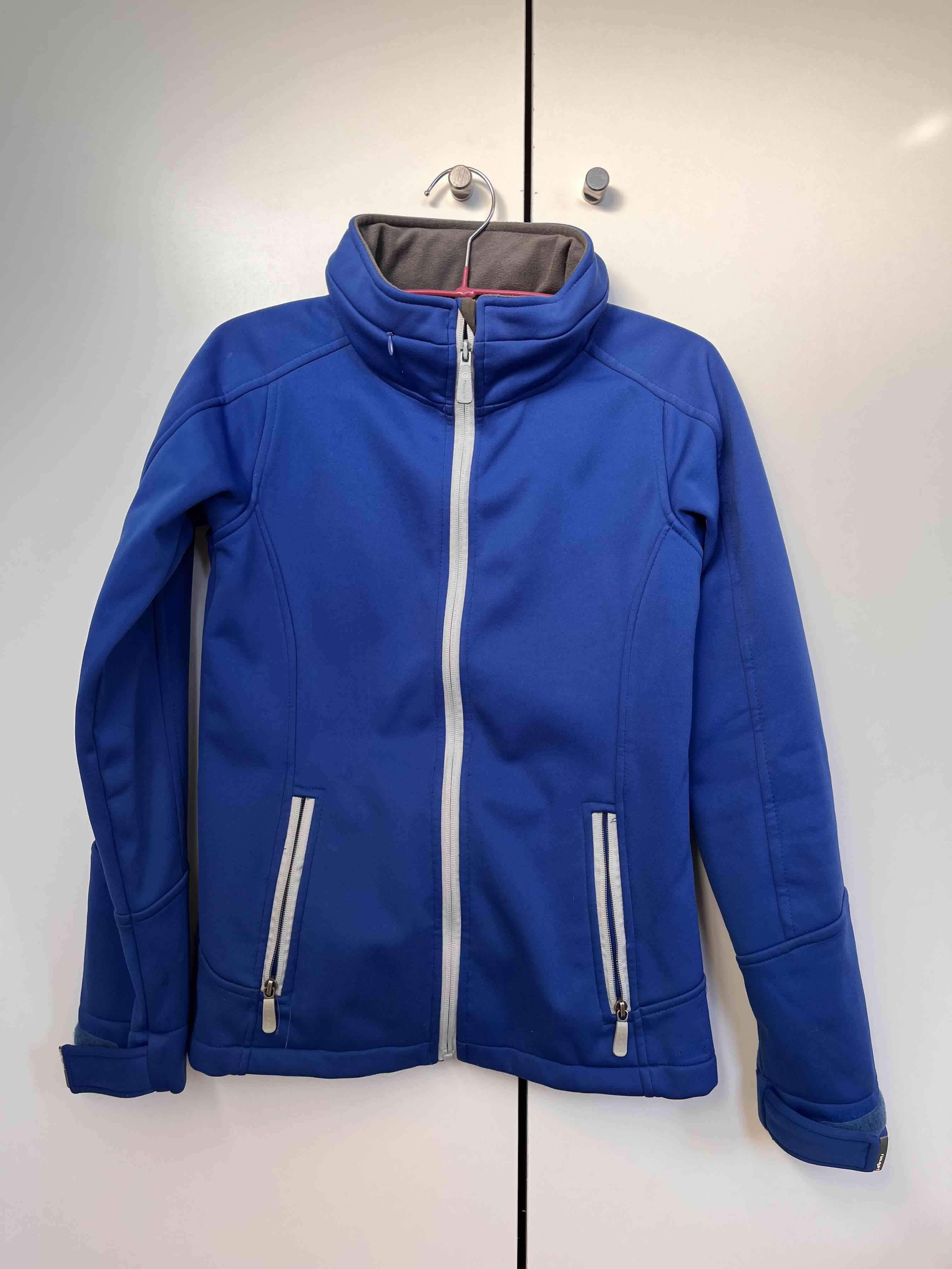 Chaqueta azul sofshell  marca Maui