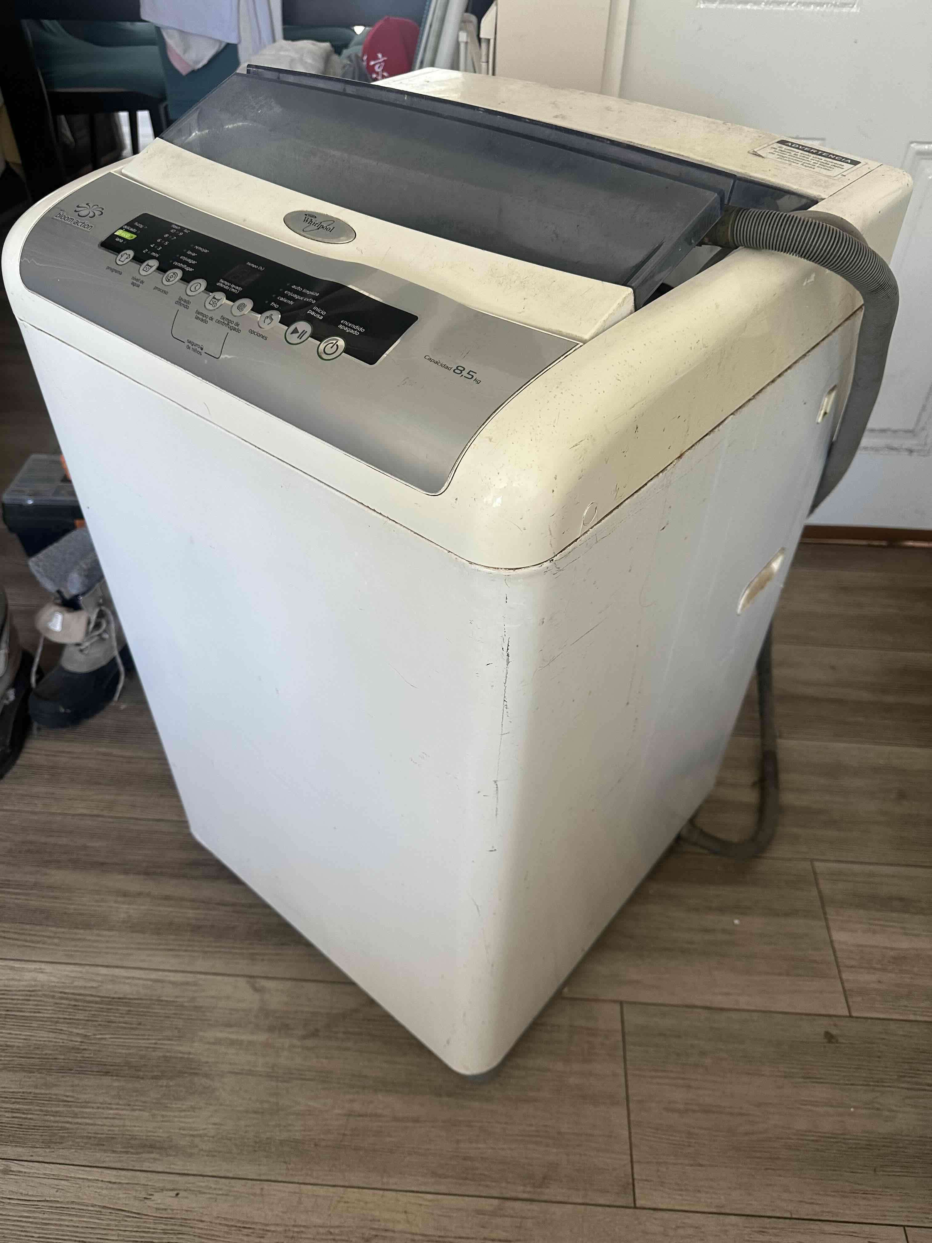 Lavadora Whirlpool 8.5kg usada - miniatura 1
