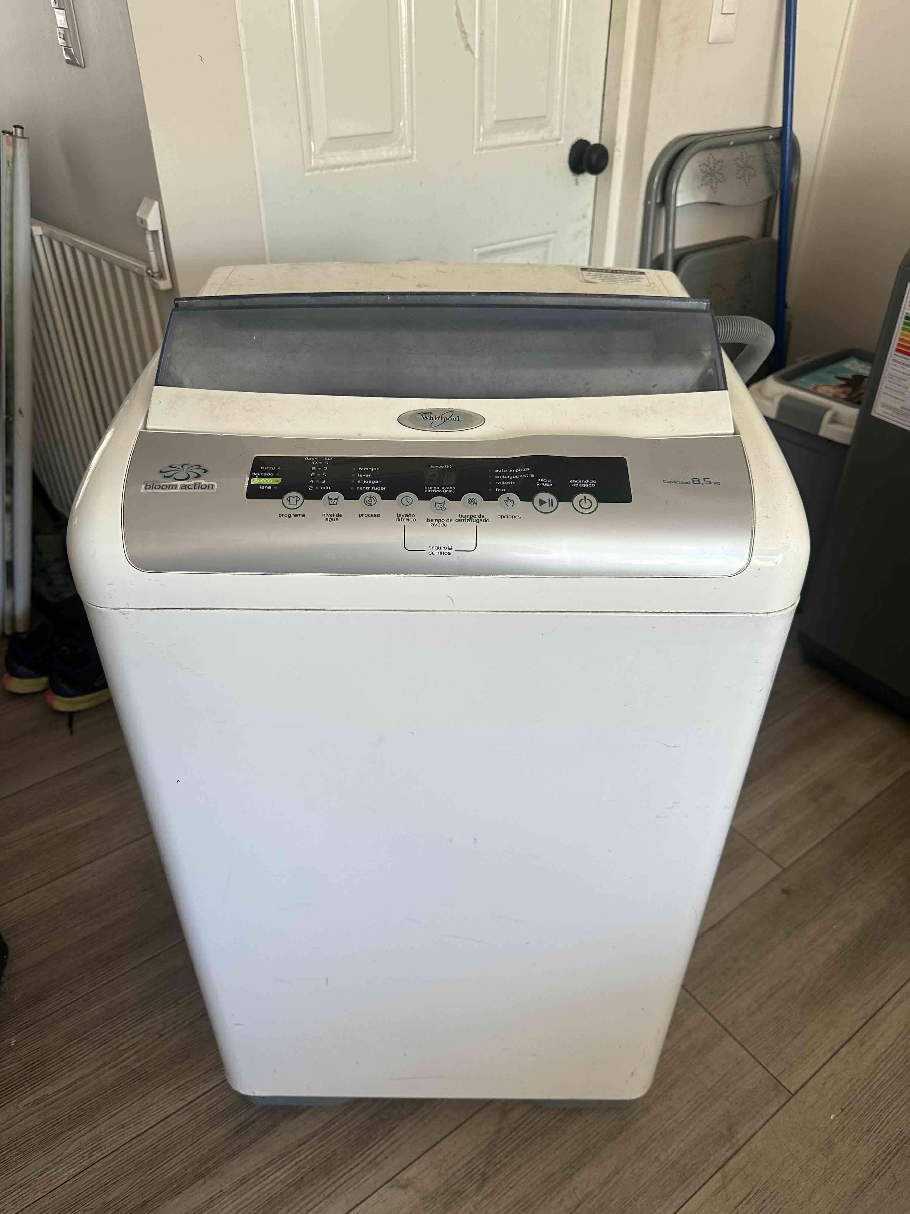 Lavadora Whirlpool 8.5kg usada - miniatura 3