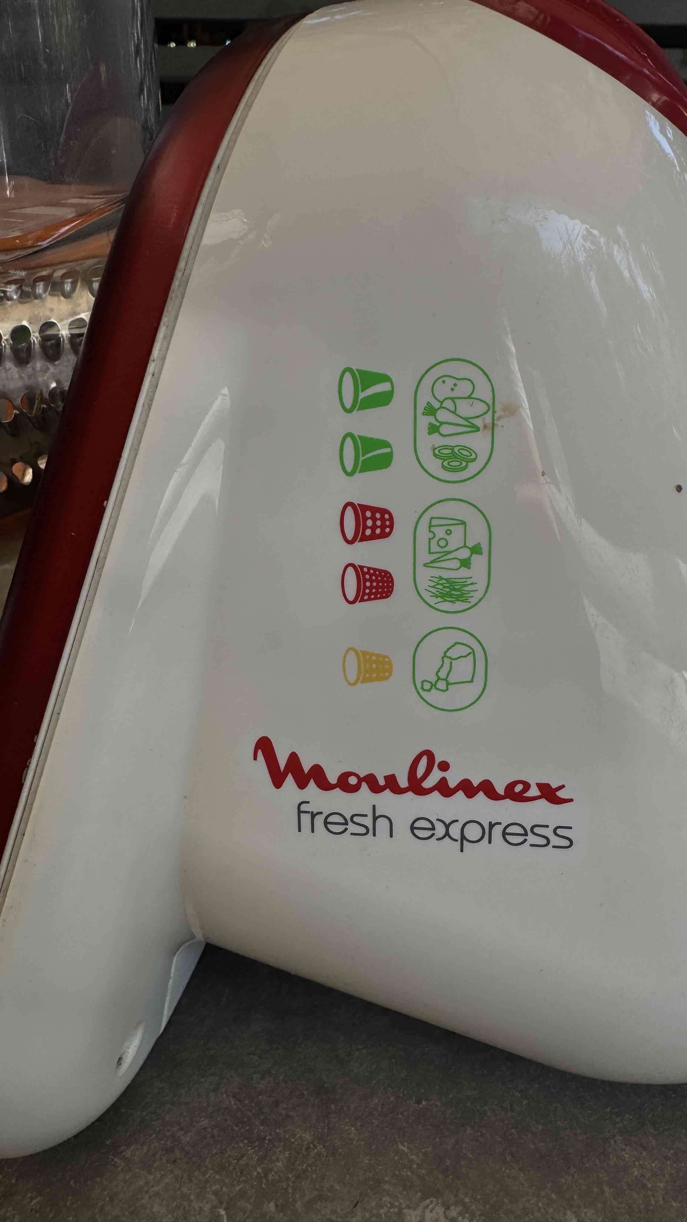 Rallador eléctrico con accesorios - miniatura 1