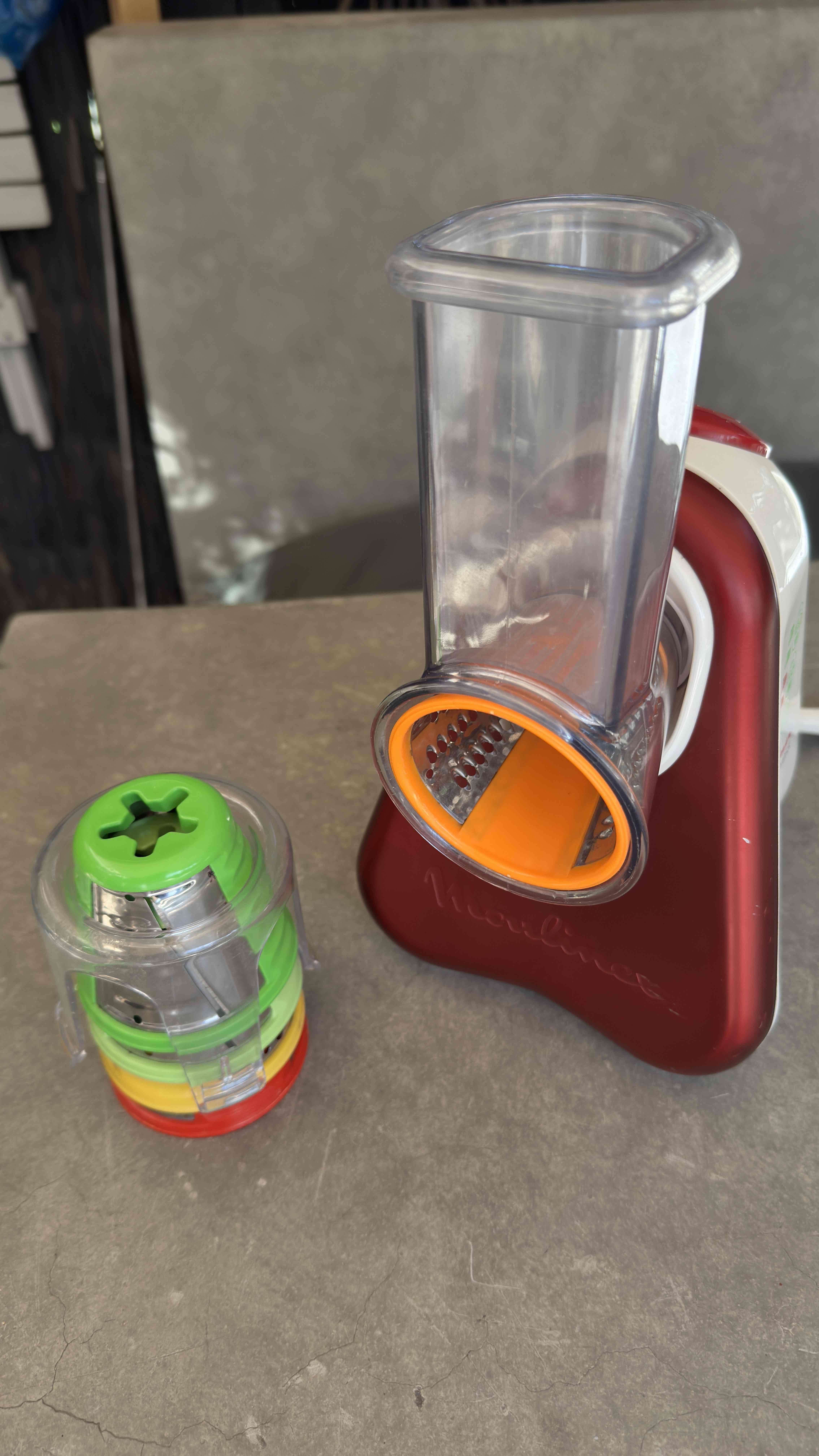 Rallador eléctrico con accesorios - miniatura 5