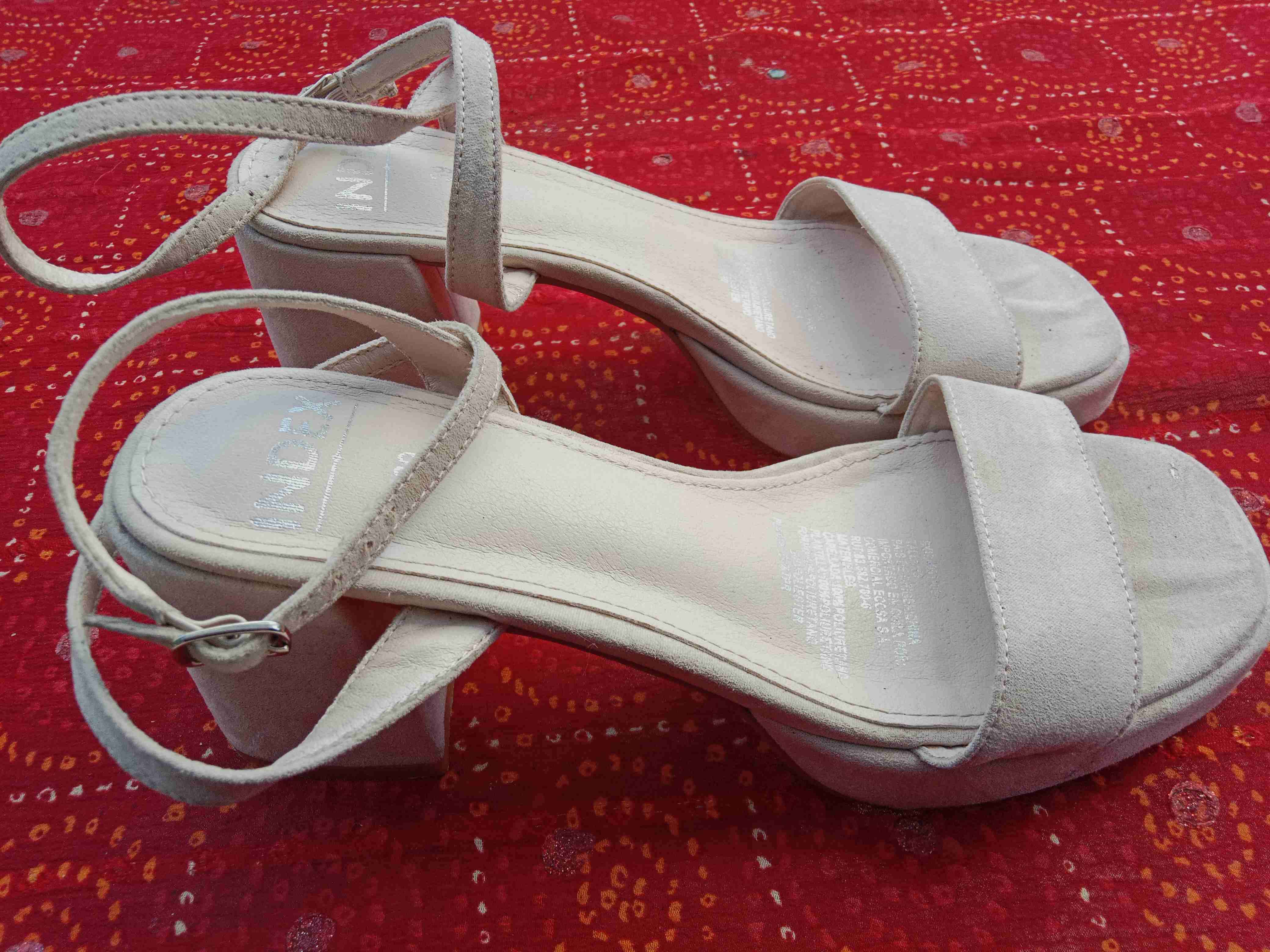 Sandalias beige de taco ancho - miniatura 2