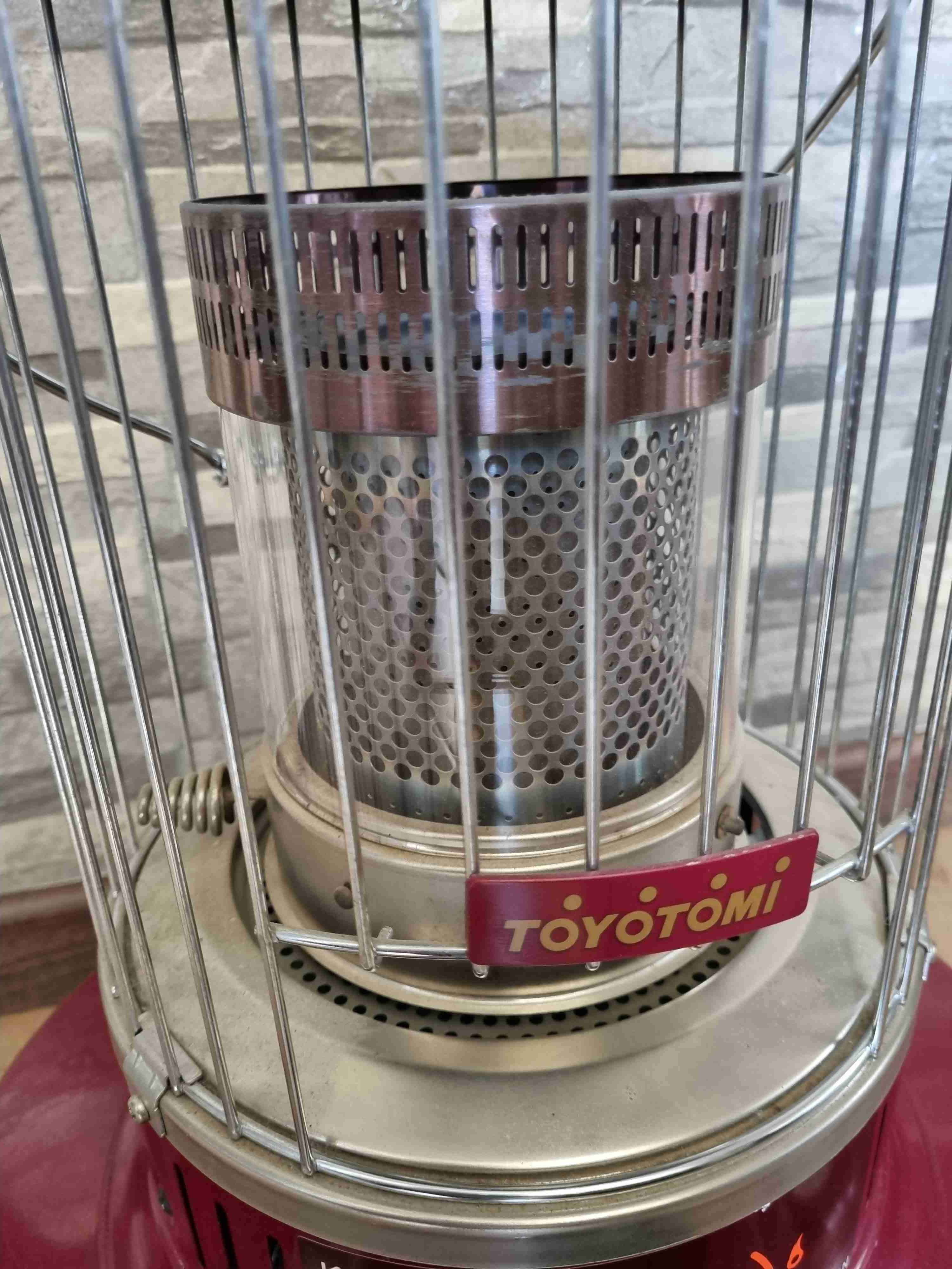 Estufa a querosene Toyotomi roja - 2