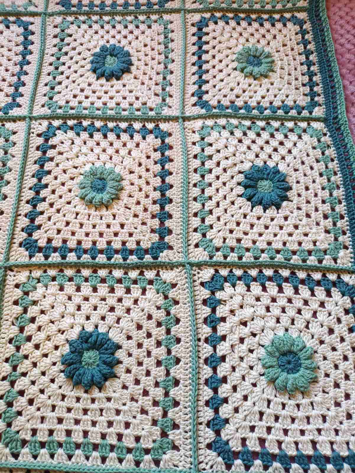 Cobertor tejido a crochet - miniatura 2